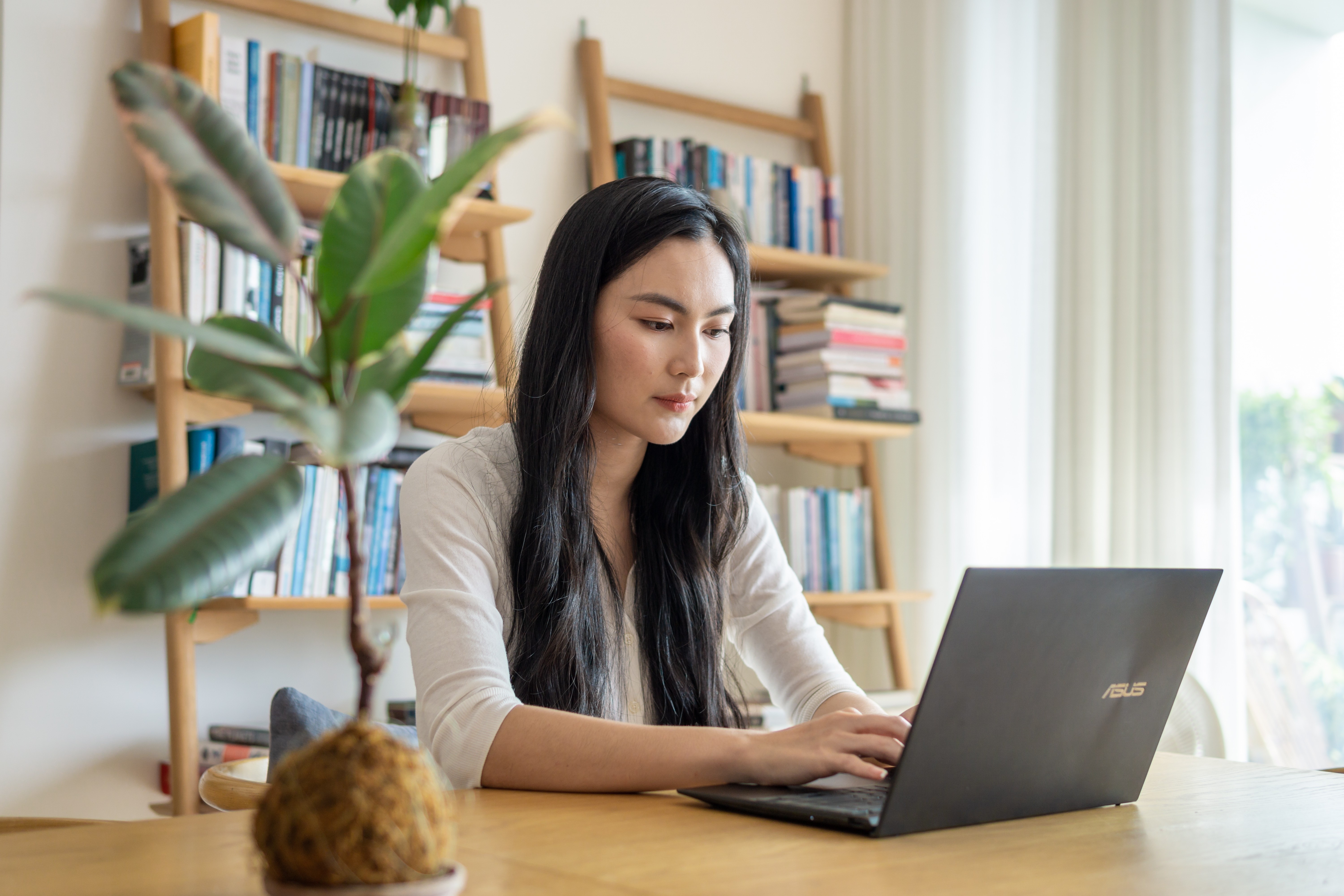 Asus Zenbook 14 anh 5