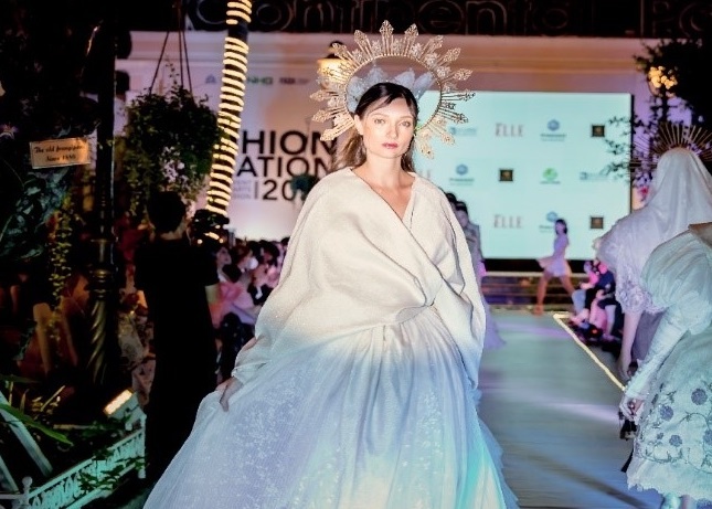 Show dien tot nghiep an tuong cua sinh vien DH Hoa Sen hinh anh