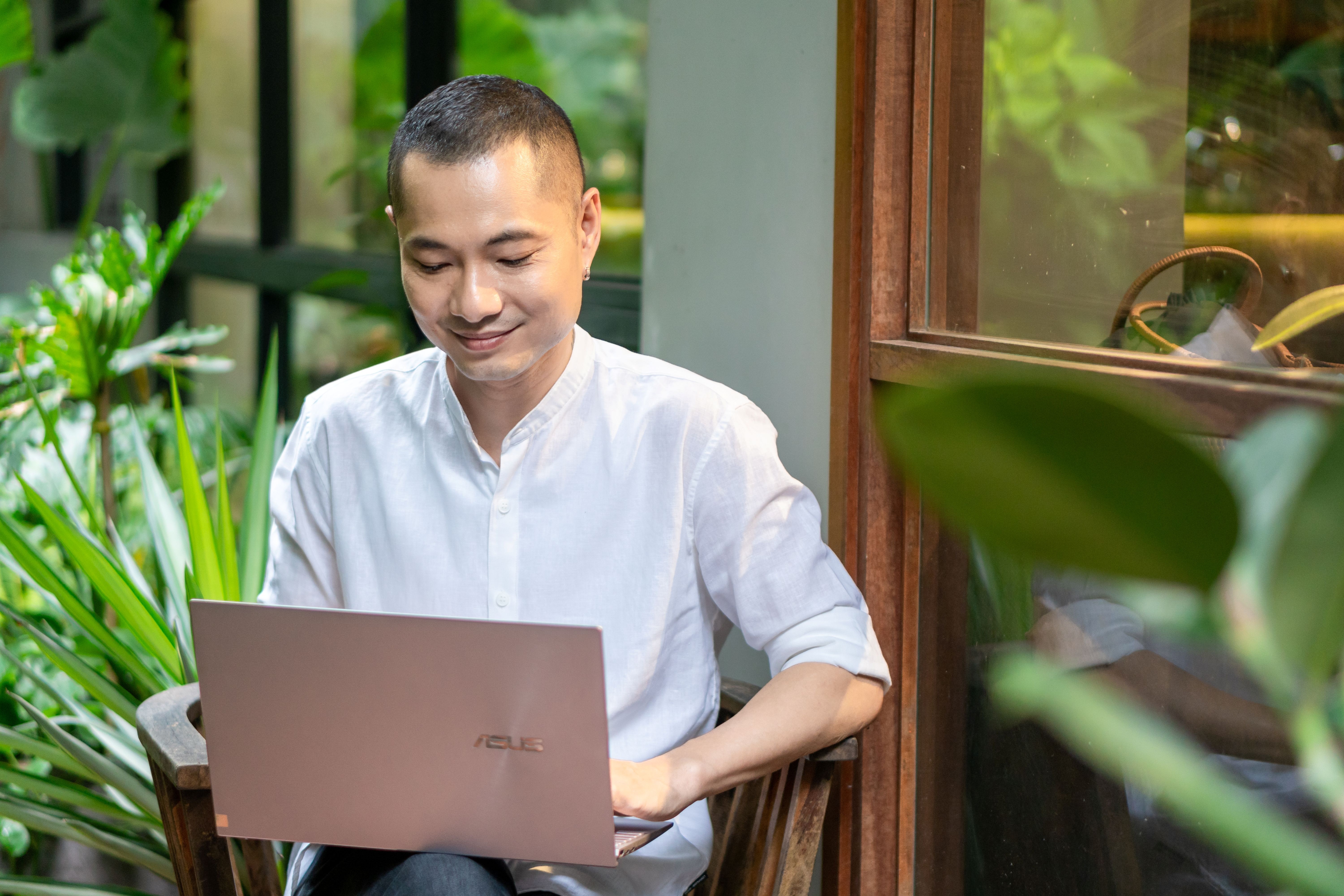 Asus Zenbook 14 anh 7