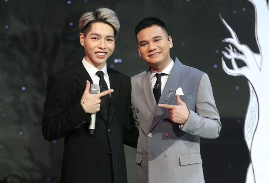 Sau man song ca voi Duc Phuc, Khac Viet thang hang tren BXH Vpop hinh anh