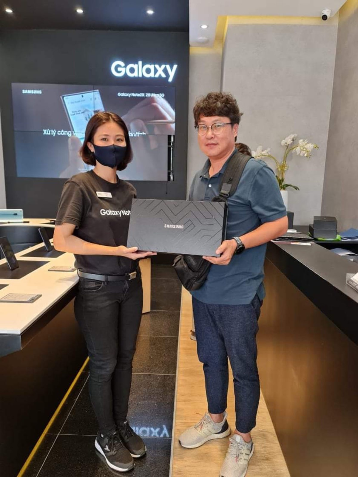 Smartphone màn hình gập Samsung ảnh 1 Smartphone man hinh gap Samsung anh 1