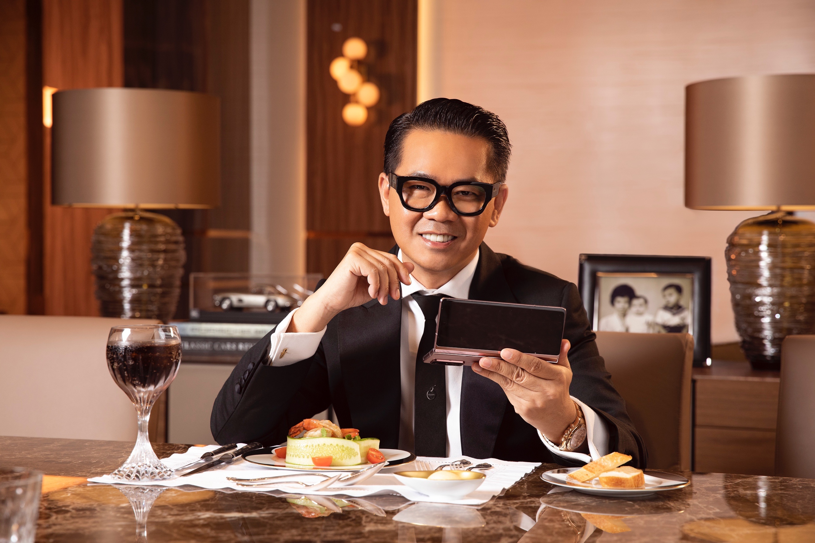 NTK Thai Cong: 'Galaxy Z Fold2 co du yeu to cua mot san pham hoan hao' hinh anh