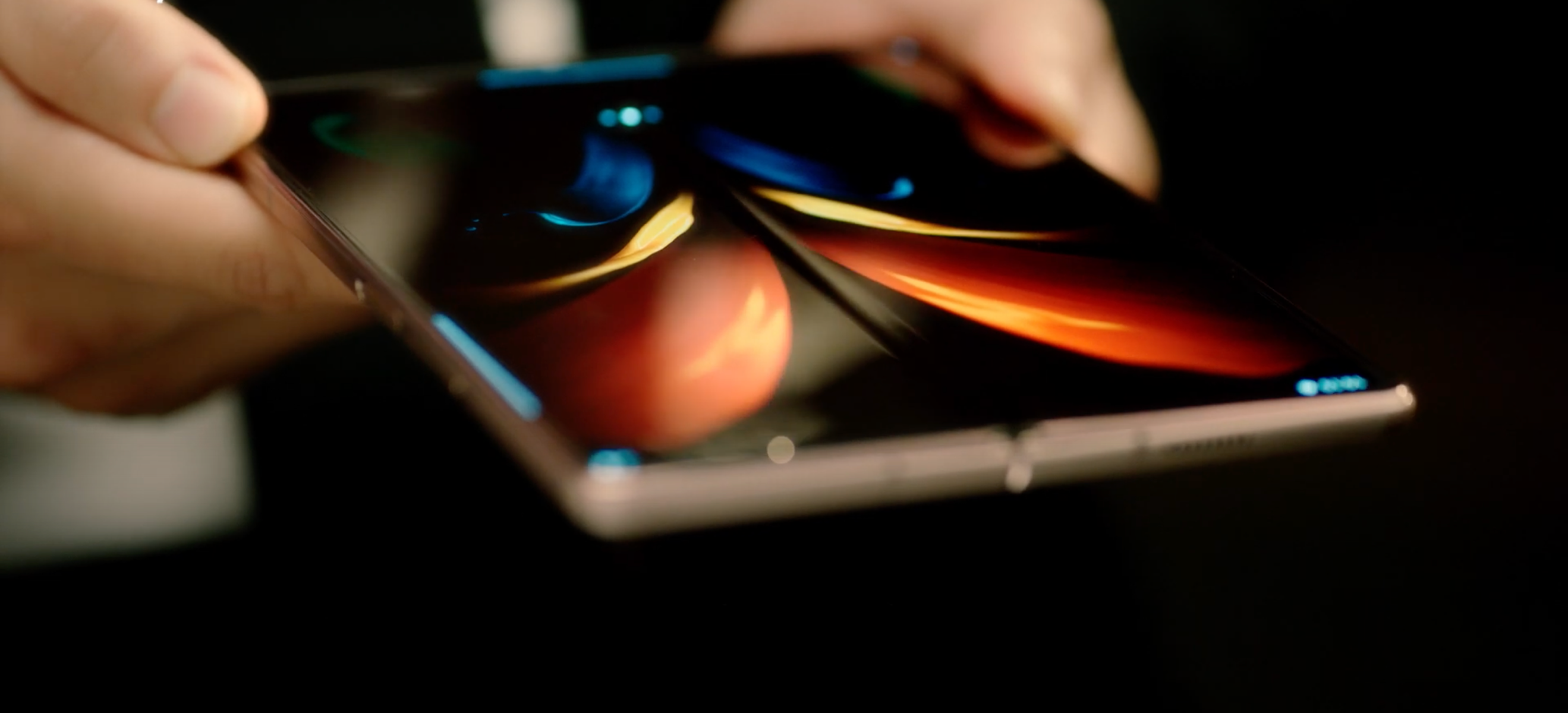 Galaxy Z Fold2 anh 2