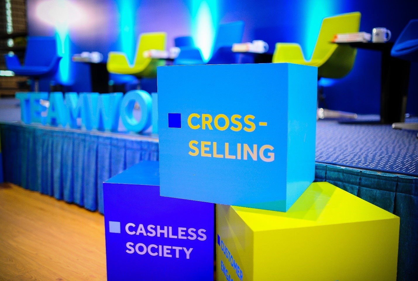 ACB to chuc cuoc thi thuc day 'xa hoi khong tien mat' hinh anh