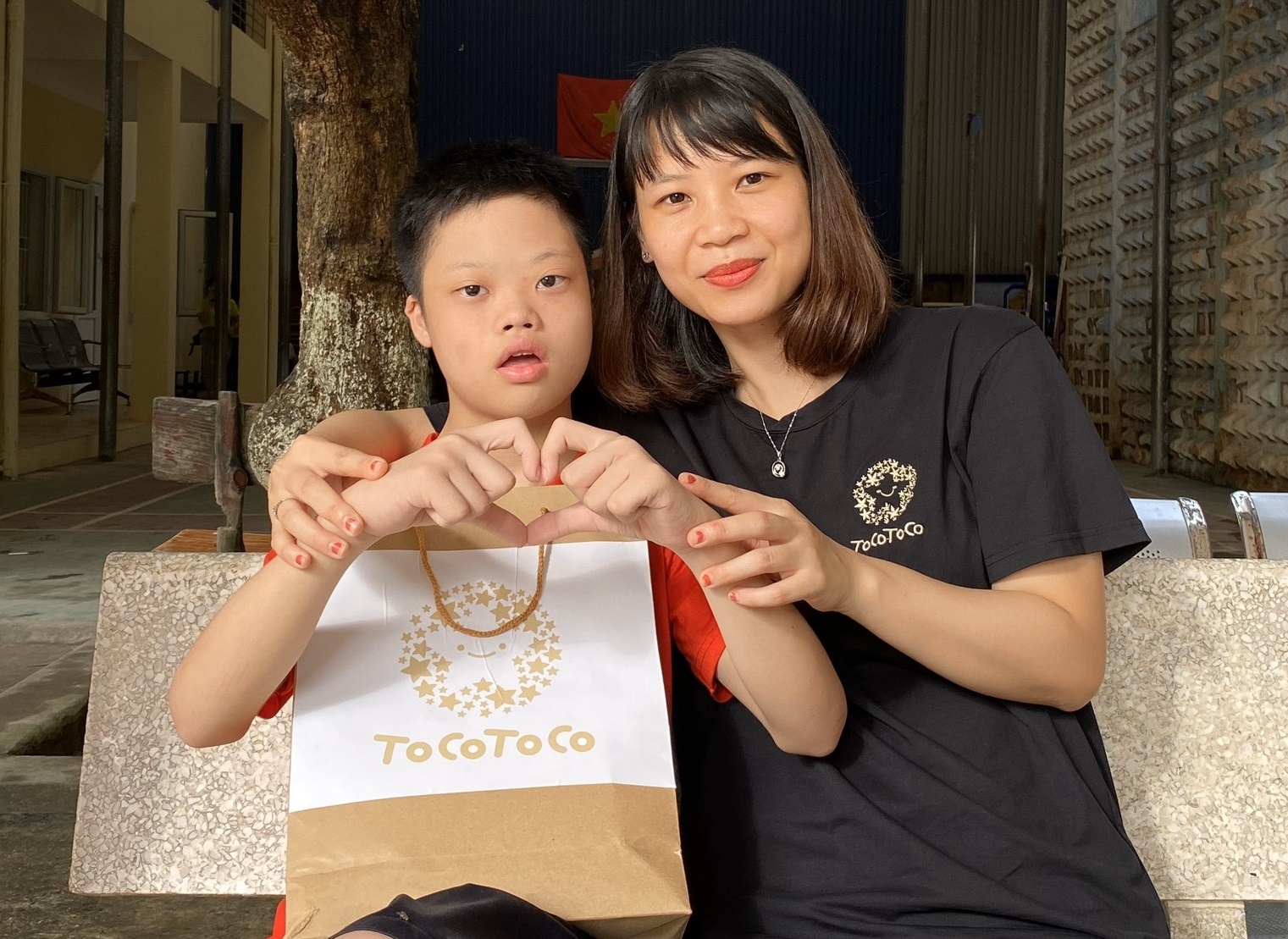 Trung thu am ap cho tre em khuyet tat Ha Noi hinh anh