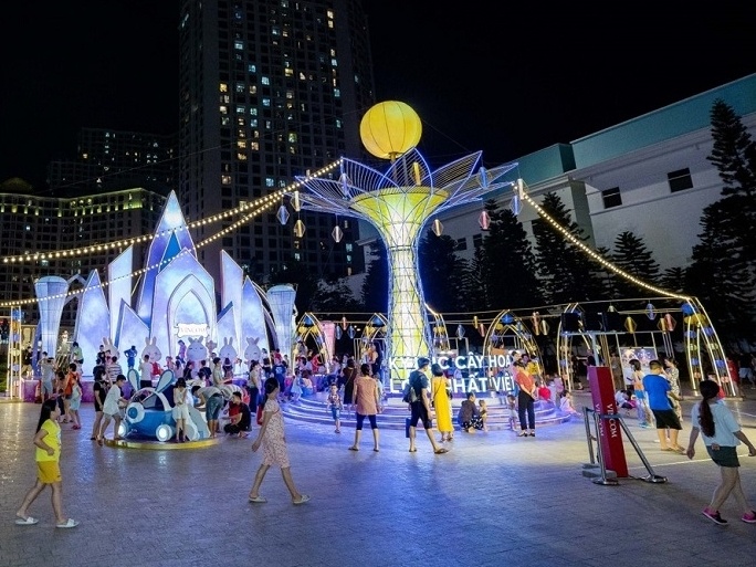 Chiem nguong den long hoa dang khong lo tai Viet Nam hinh anh