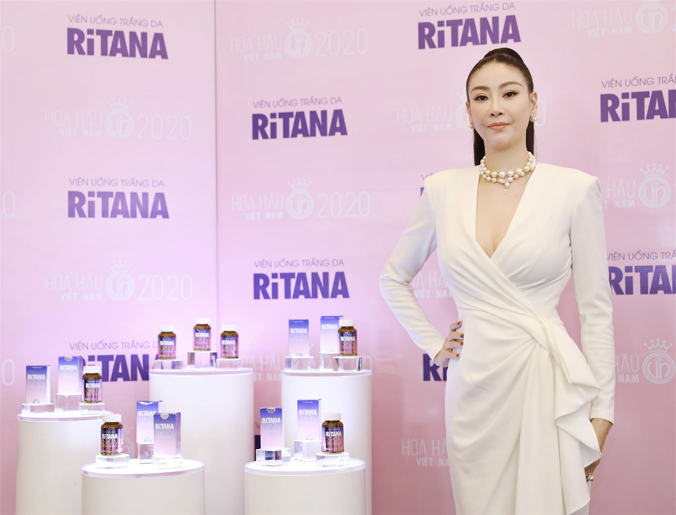 Ve dep cua Hoa hau Ha Kieu Anh sau 28 nam dang quang hinh anh