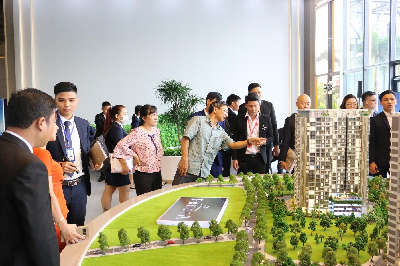 Co nen dung tien nhan roi dau tu mua can ho? hinh anh