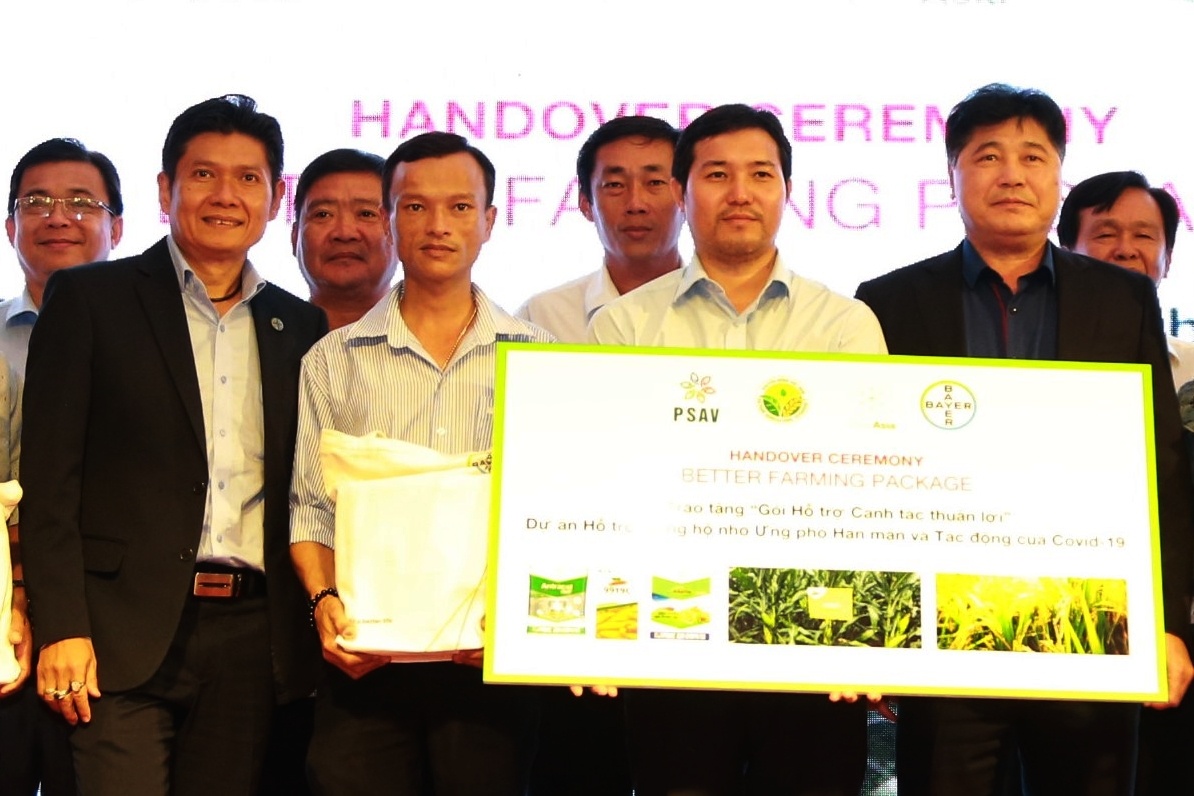 Bayer ho tro 80.000 nong ho nho vuot Covid-19 va han man hinh anh
