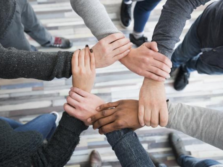 Doanh nghiep muon nhan vien nho gi sau mot nam bien dong? hinh anh