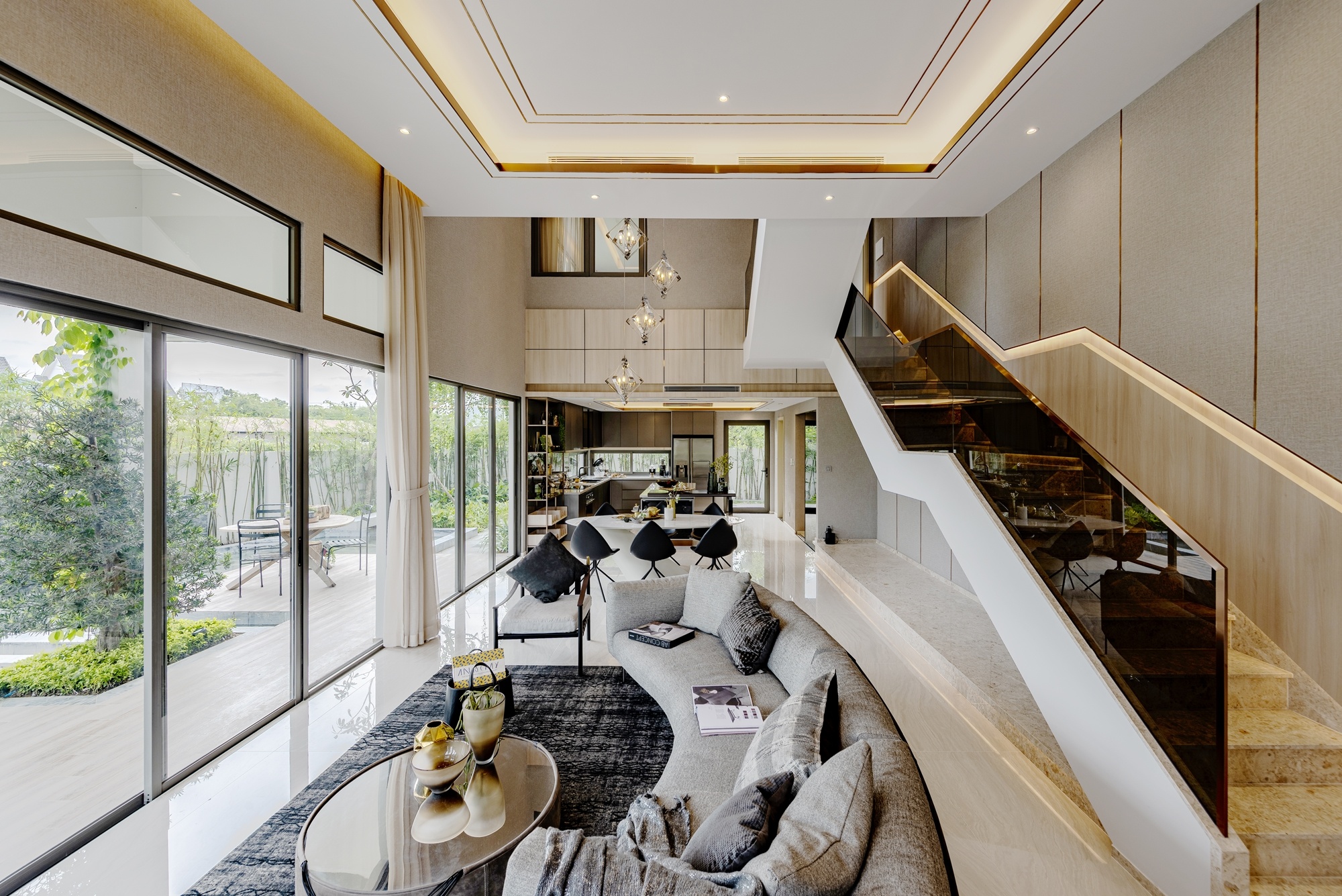 Ben trong nha pho thiet ke lech tang, co gieng troi tai Binh Duong hinh anh