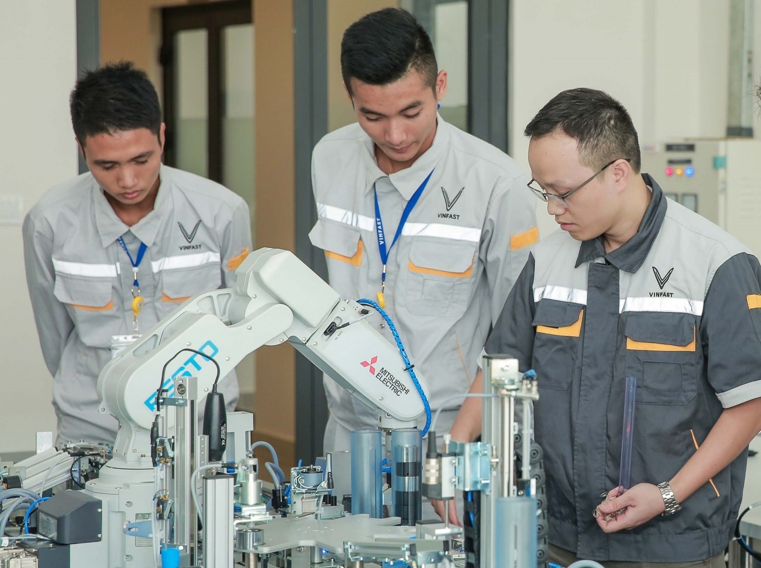 VinFast duoc phep cap chung chi ky nang nghe quoc gia hinh anh