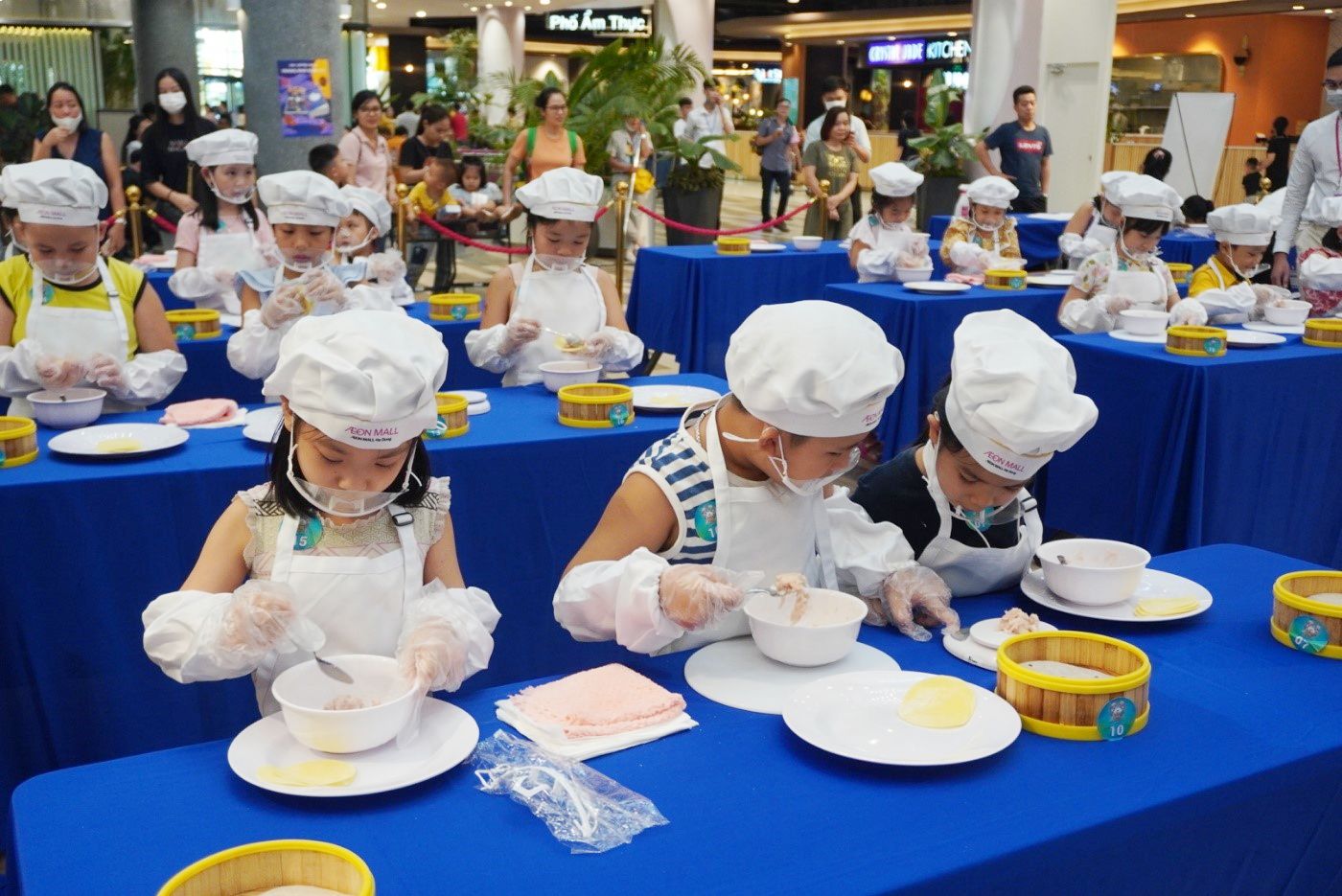 Hoc vien nau an anh 8