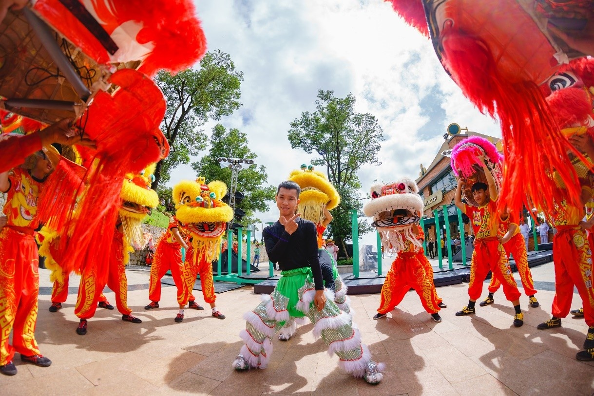 Giai ma suc hut cua Tay Ninh mua Trung thu hinh anh