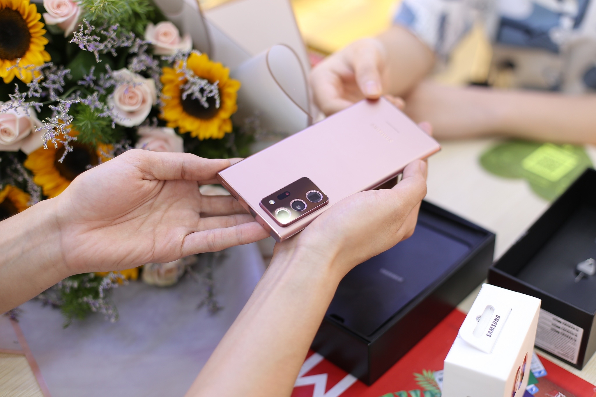 Tiet kiem den 10 trieu khi len doi Galaxy Note20 Ultra tai FPT Shop hinh anh