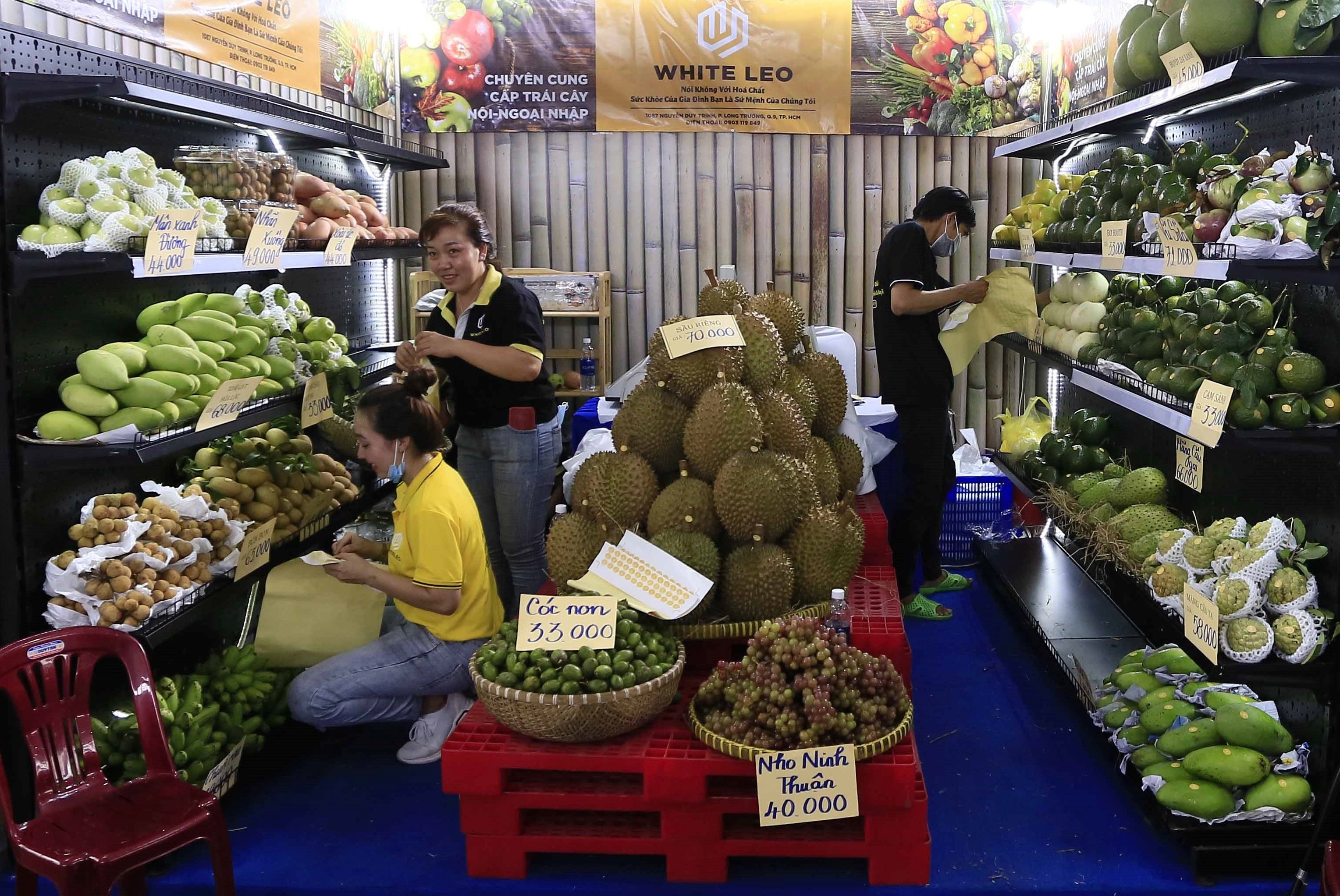 Trai nghiem 'Tuan hang Viet Nam va san pham OCOP' tai MM Mega Market hinh anh