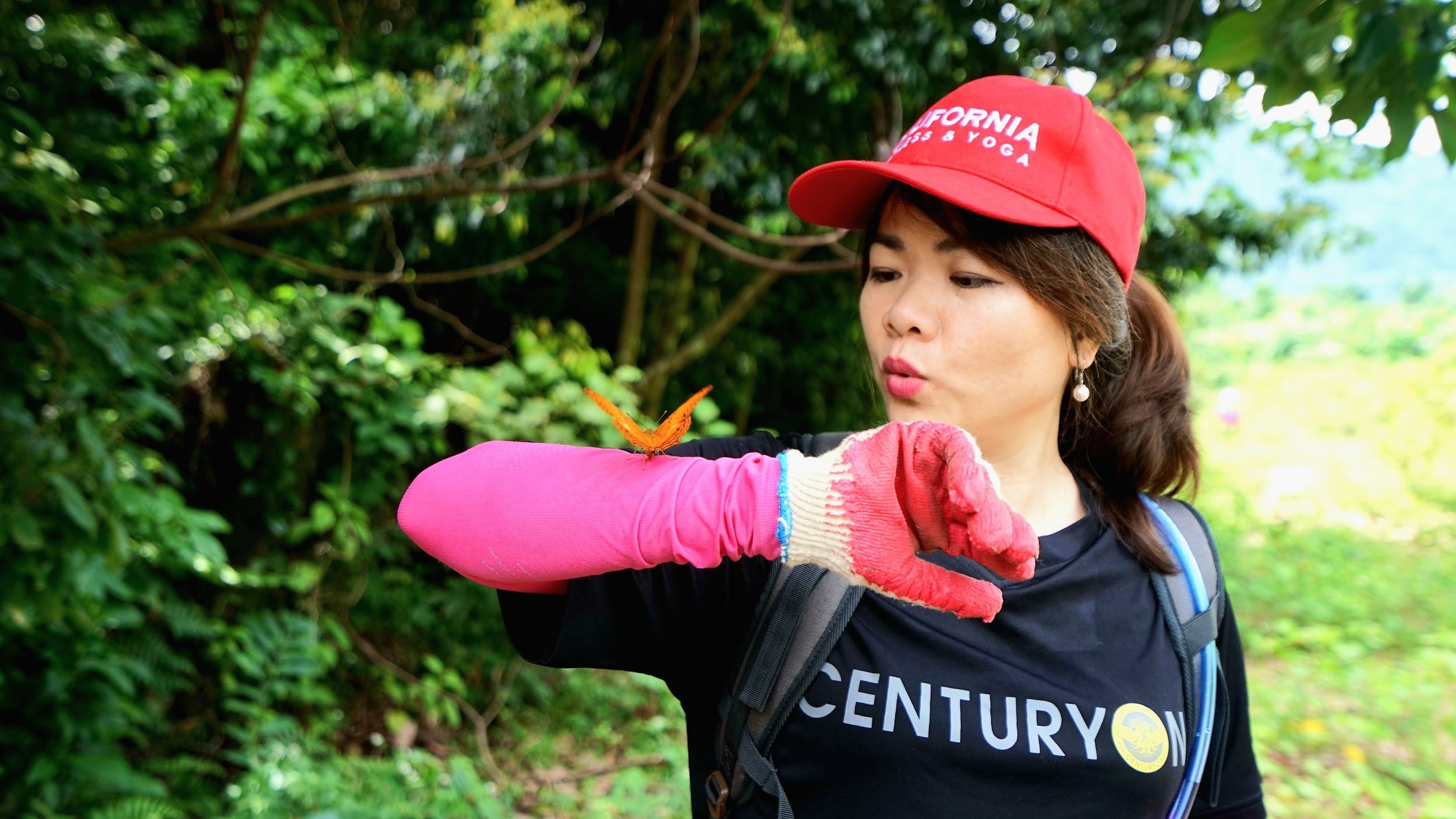 Ba me 2 con chinh phuc hang Son Doong hinh anh