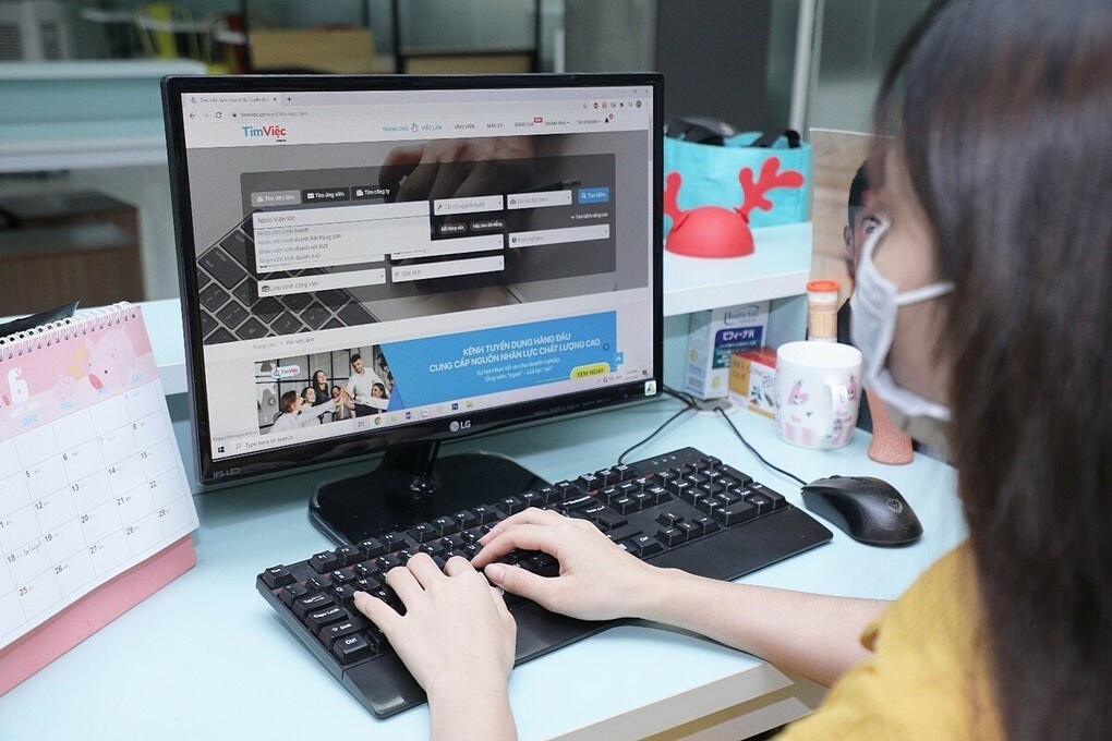 Meo tim viec hieu qua cho nguoi moi ra truong hinh anh