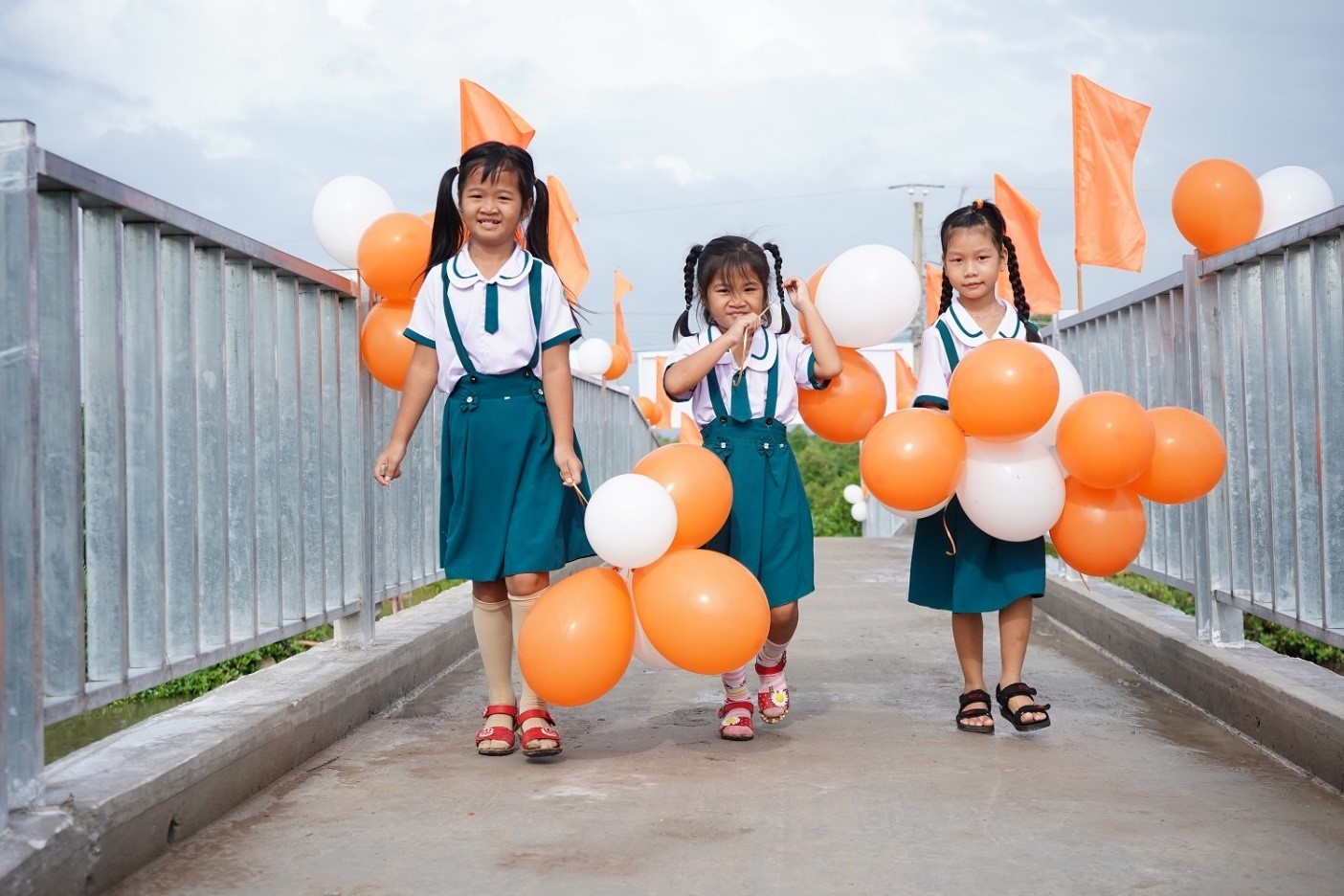 Quy Nam Phuong phoi hop Cong ty Ton Dong A xay cau Khang My hinh anh