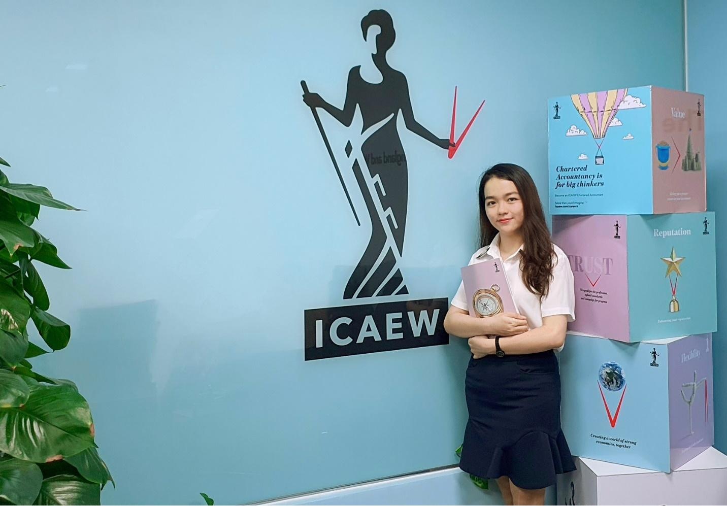 Dai hoc Kinh te Quoc dan anh 1