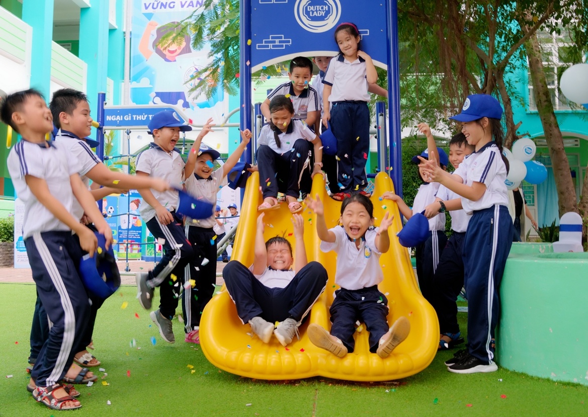 Co gi o san choi 'Ngai gi thu thach' cua Co Gai Ha Lan? hinh anh