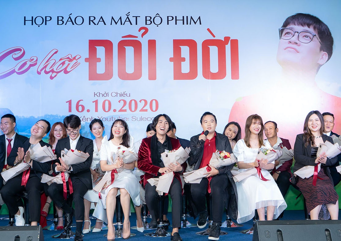 Truong trung cap nghe Suleco ra mat phim ve xuat khau lao dong hinh anh