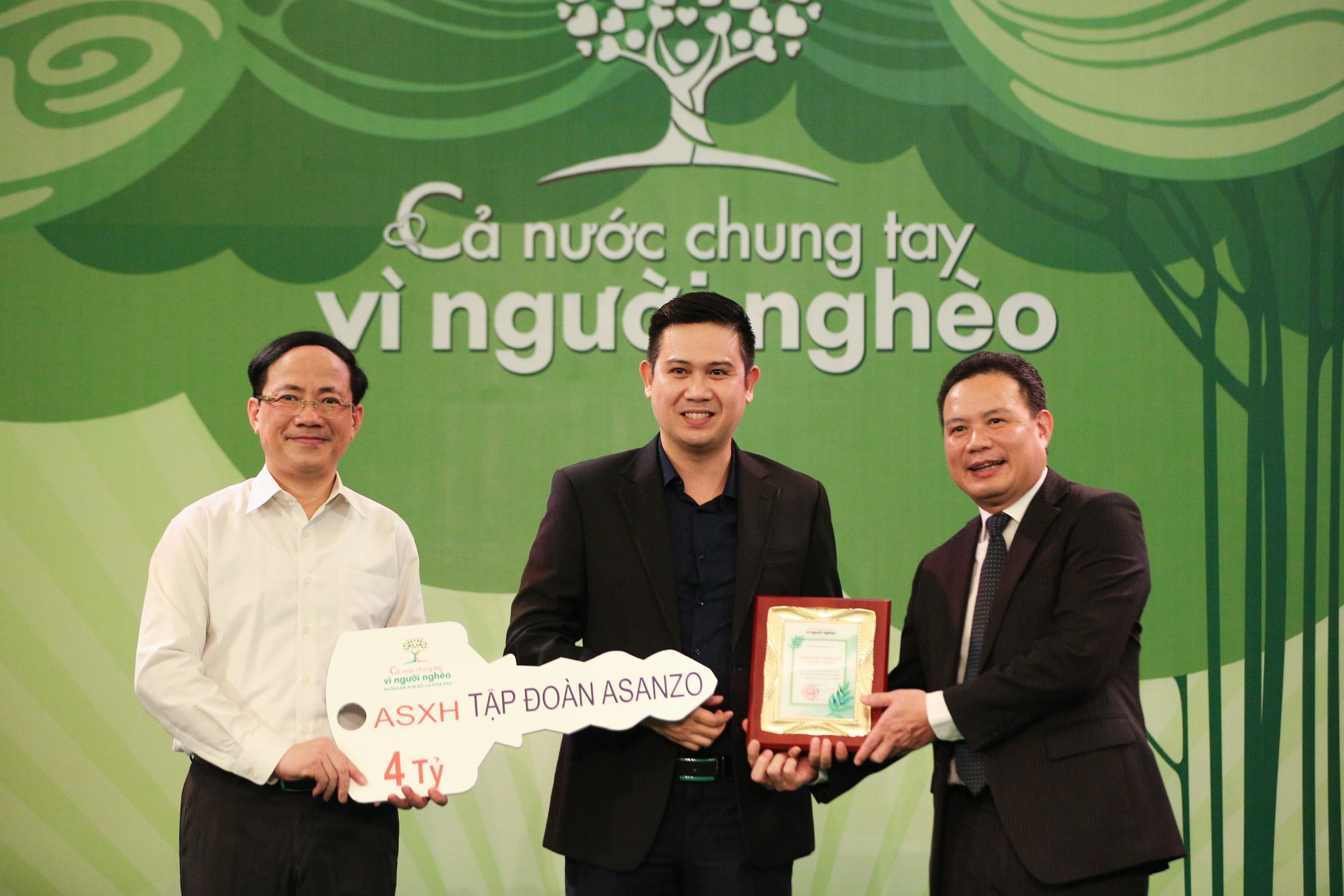 Ca nuoc chung tay vi nguoi ngheo,  quy Vi nguoi ngheo anh 1