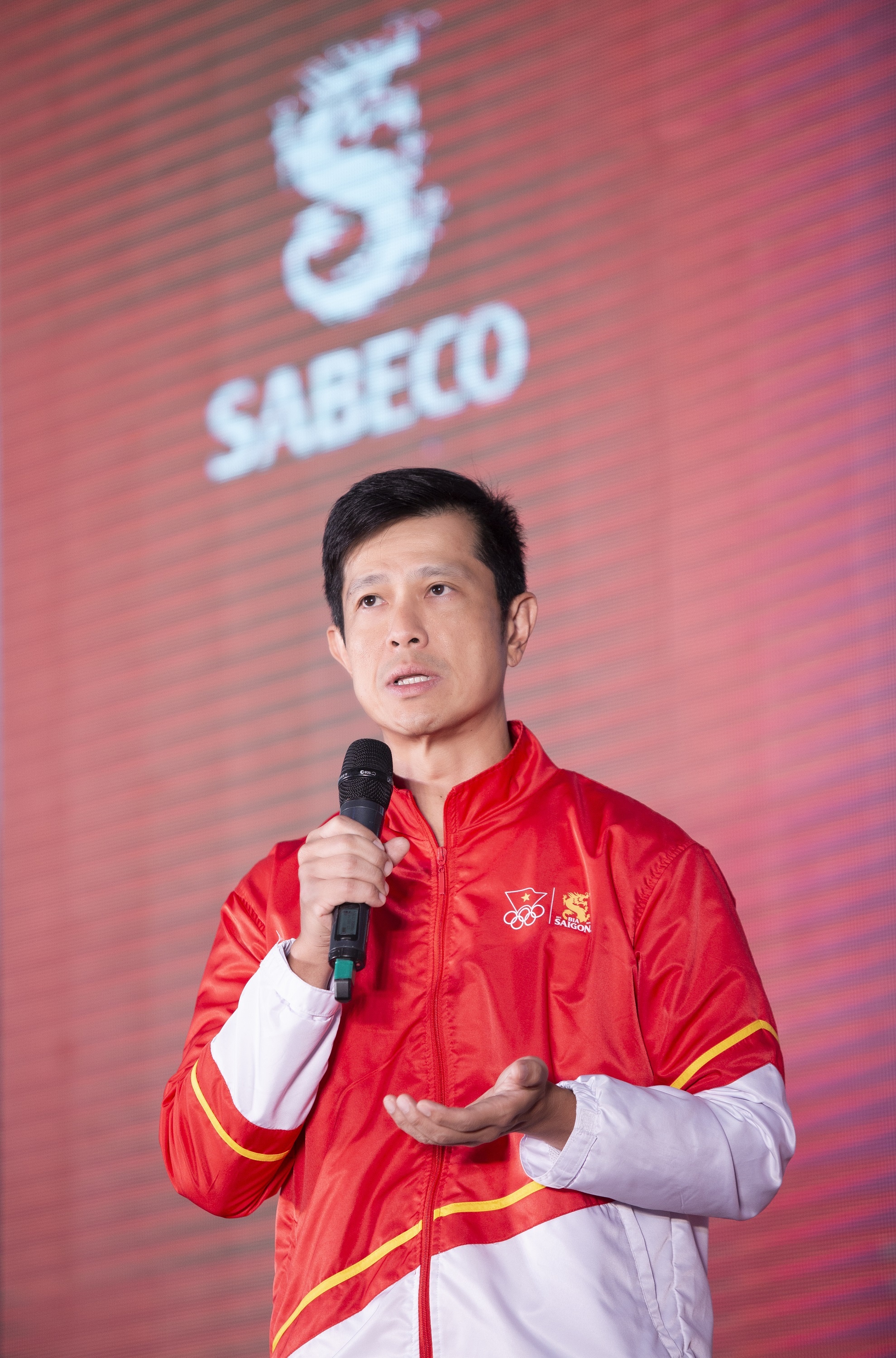 Len cung Viet Nam anh 4