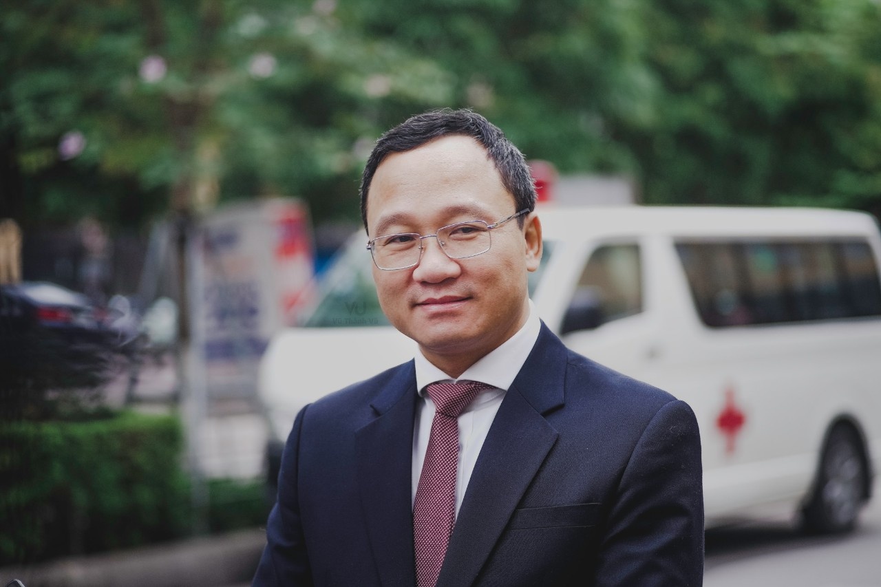 ong Khuat Viet Hung anh 1