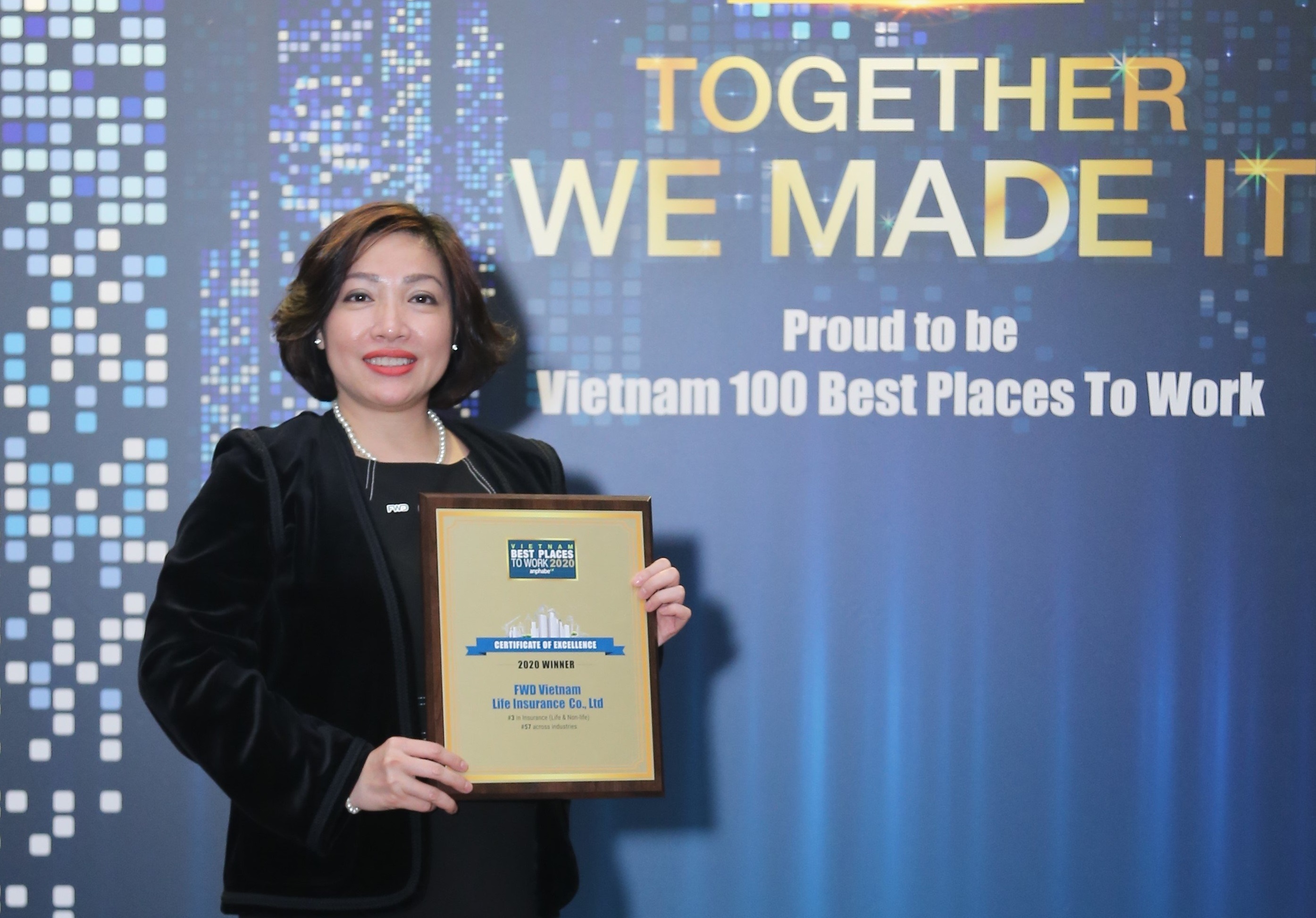 FWD vao top 3 noi lam viec tot nhat nganh bao hiem hinh anh