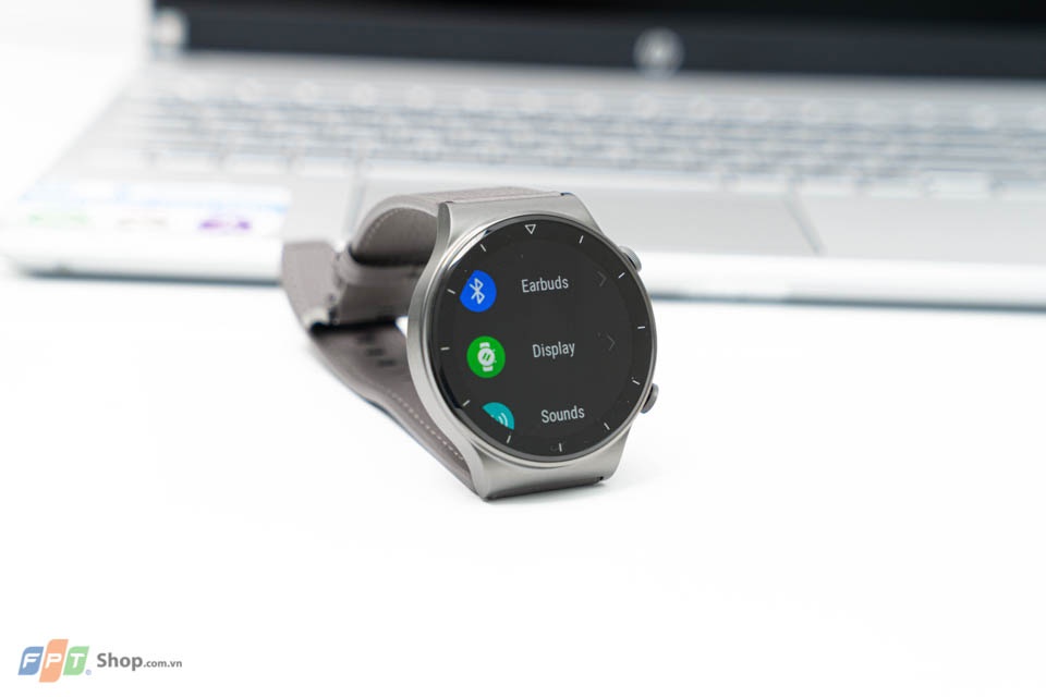 Giam 800.000 dong khi dat mua Huawei Watch GT 2 Pro tai FPT Shop hinh anh
