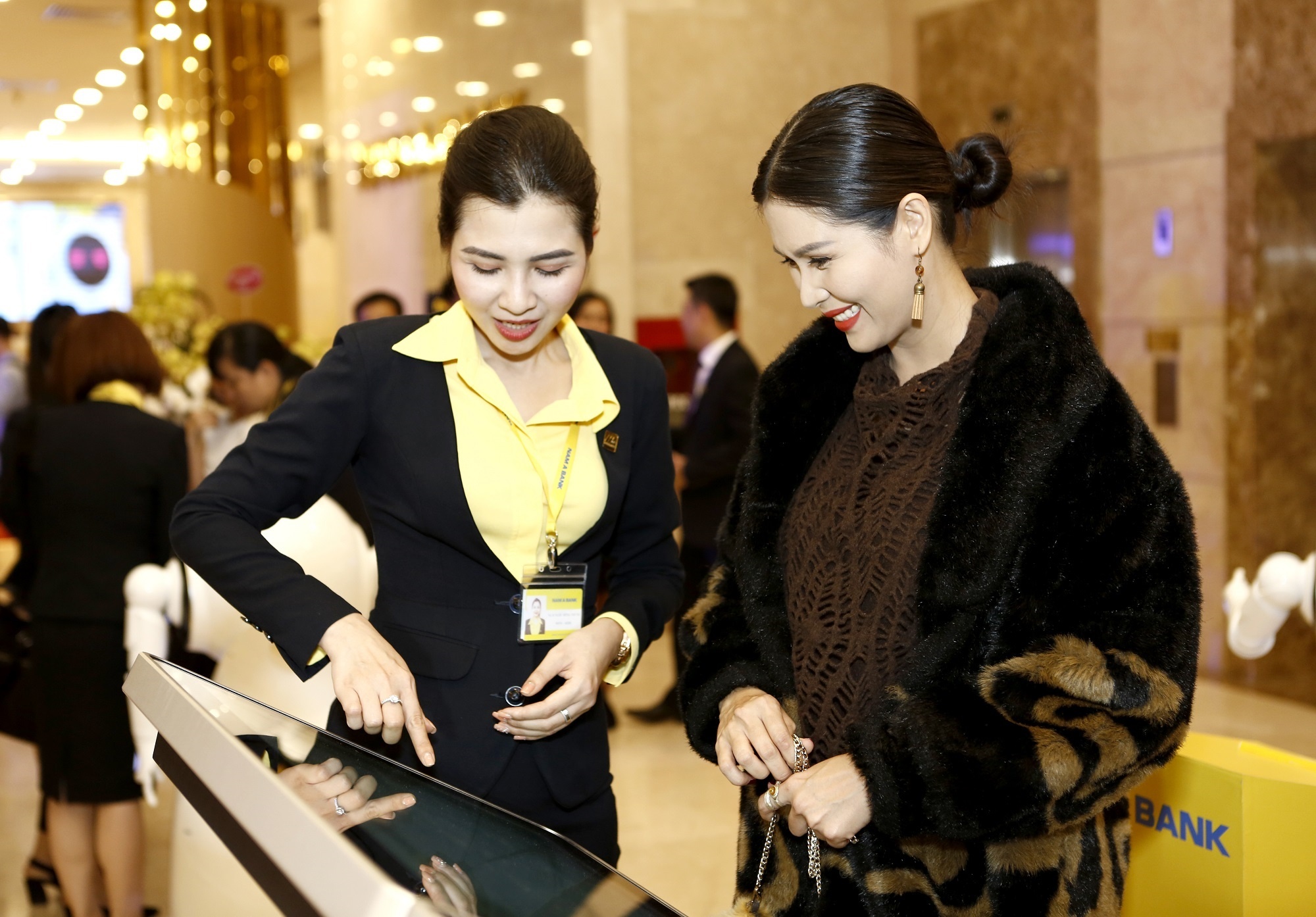 Nam A Bank doi moi gia tri chien luoc kinh doanh sau 28 nam hinh anh