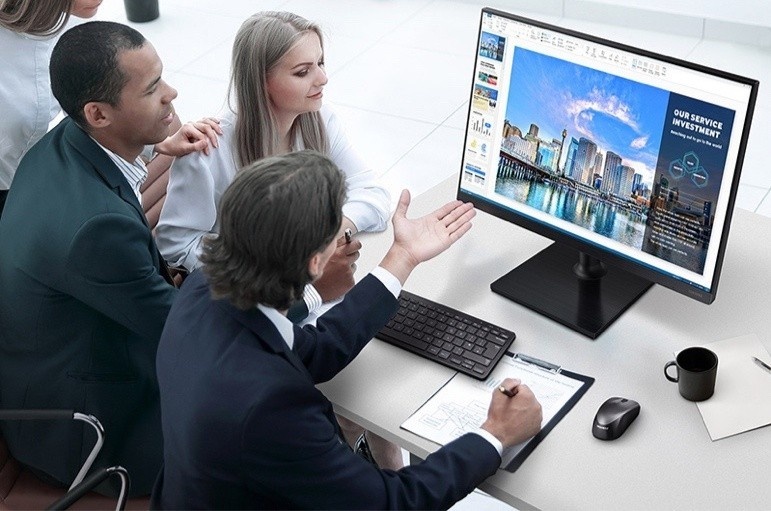 Samsung ra mat bo doi man hinh, thiet ke tran vien 3 canh hinh anh