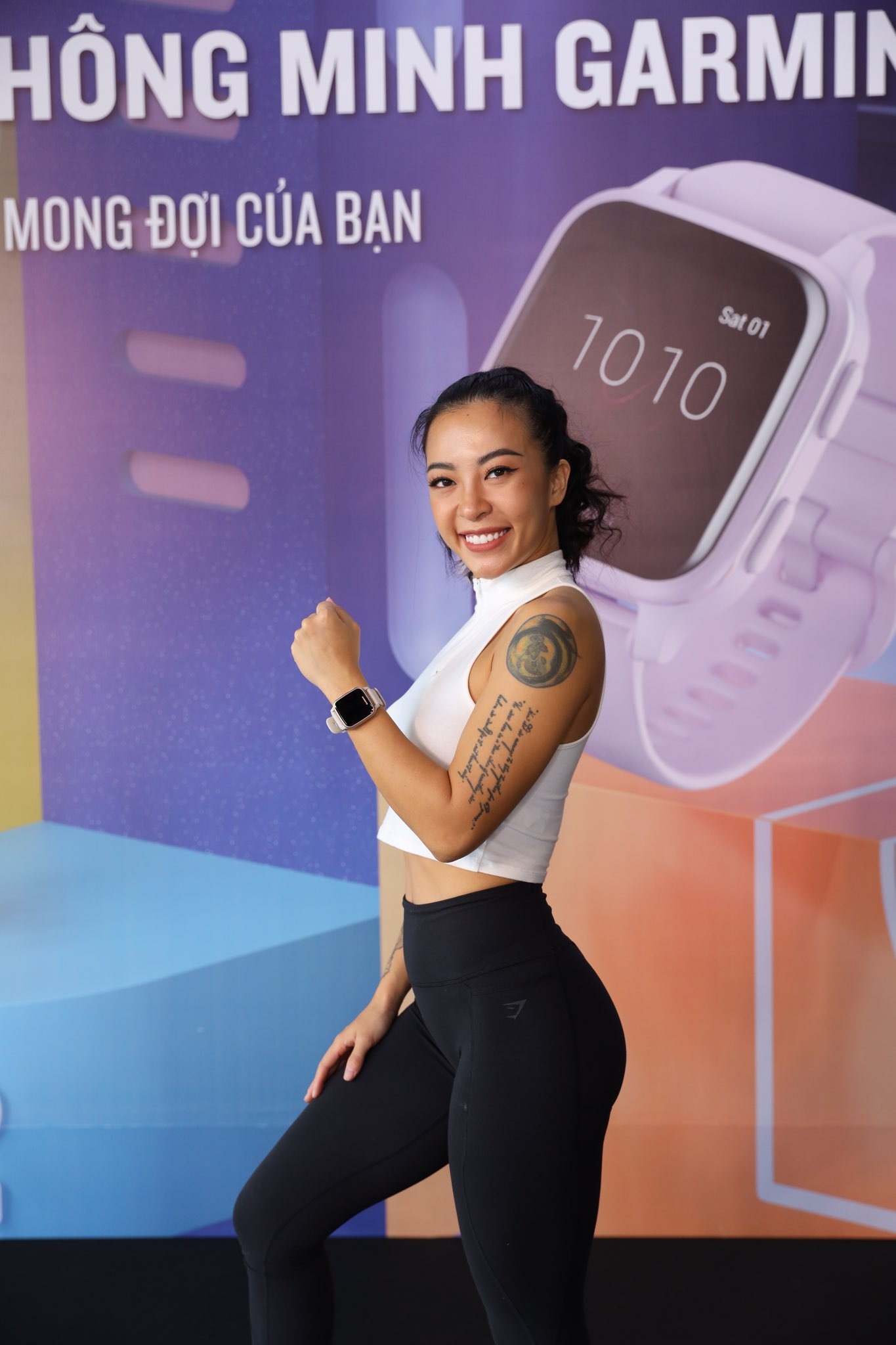 Dong ho Venu Sq anh 3