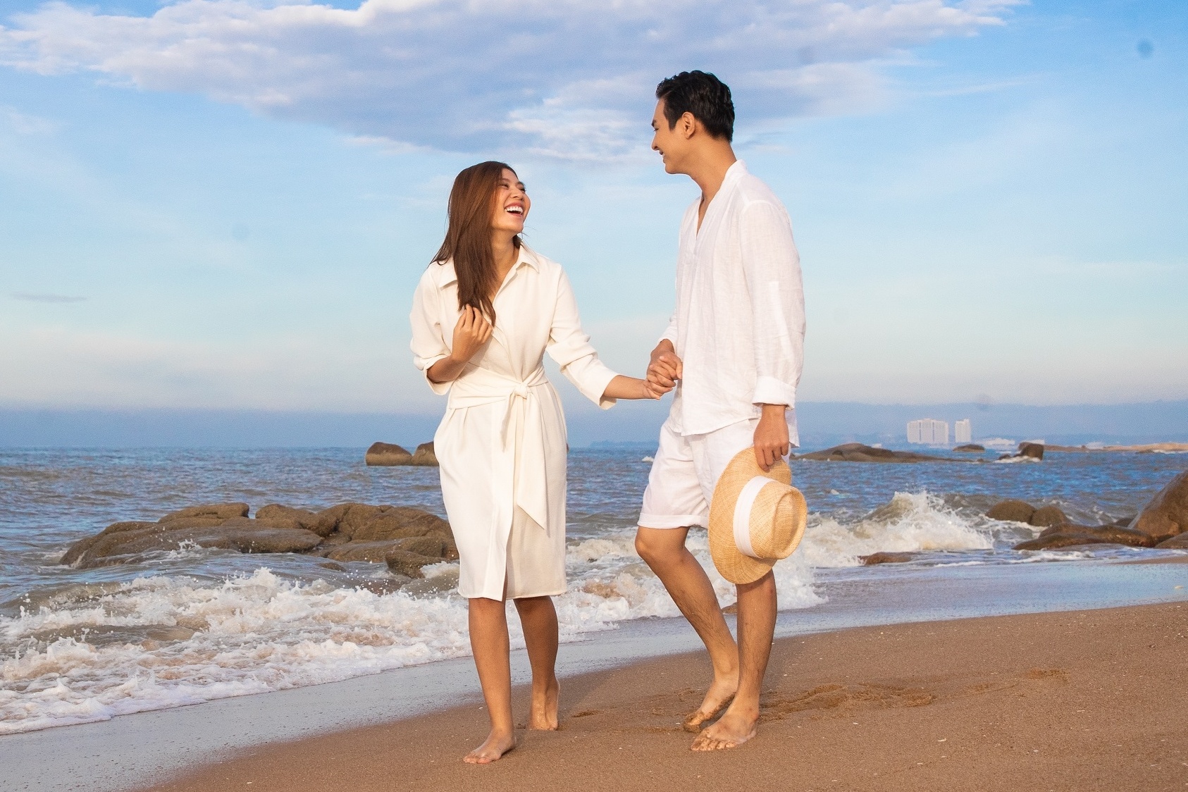 An gi, choi o dau khi du lich Ho Tram? hinh anh