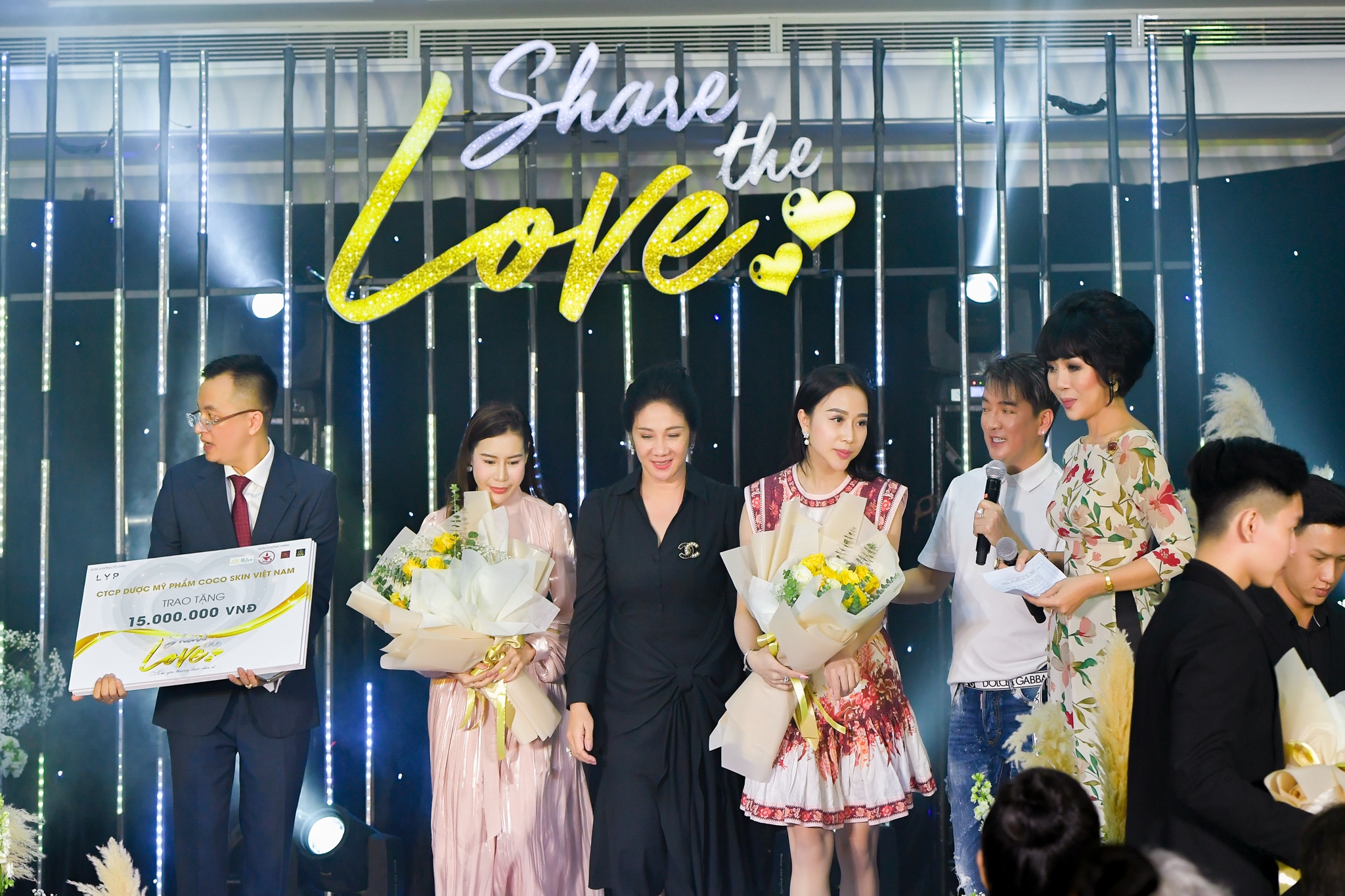 Share the love ảnh 3 Share the love anh 3