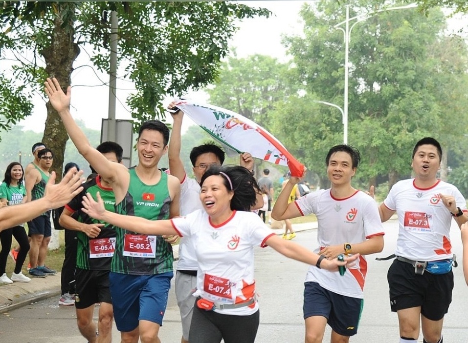 Van hoa doanh nghiep cua VPBank lan toa trong giai chay marathon hinh anh
