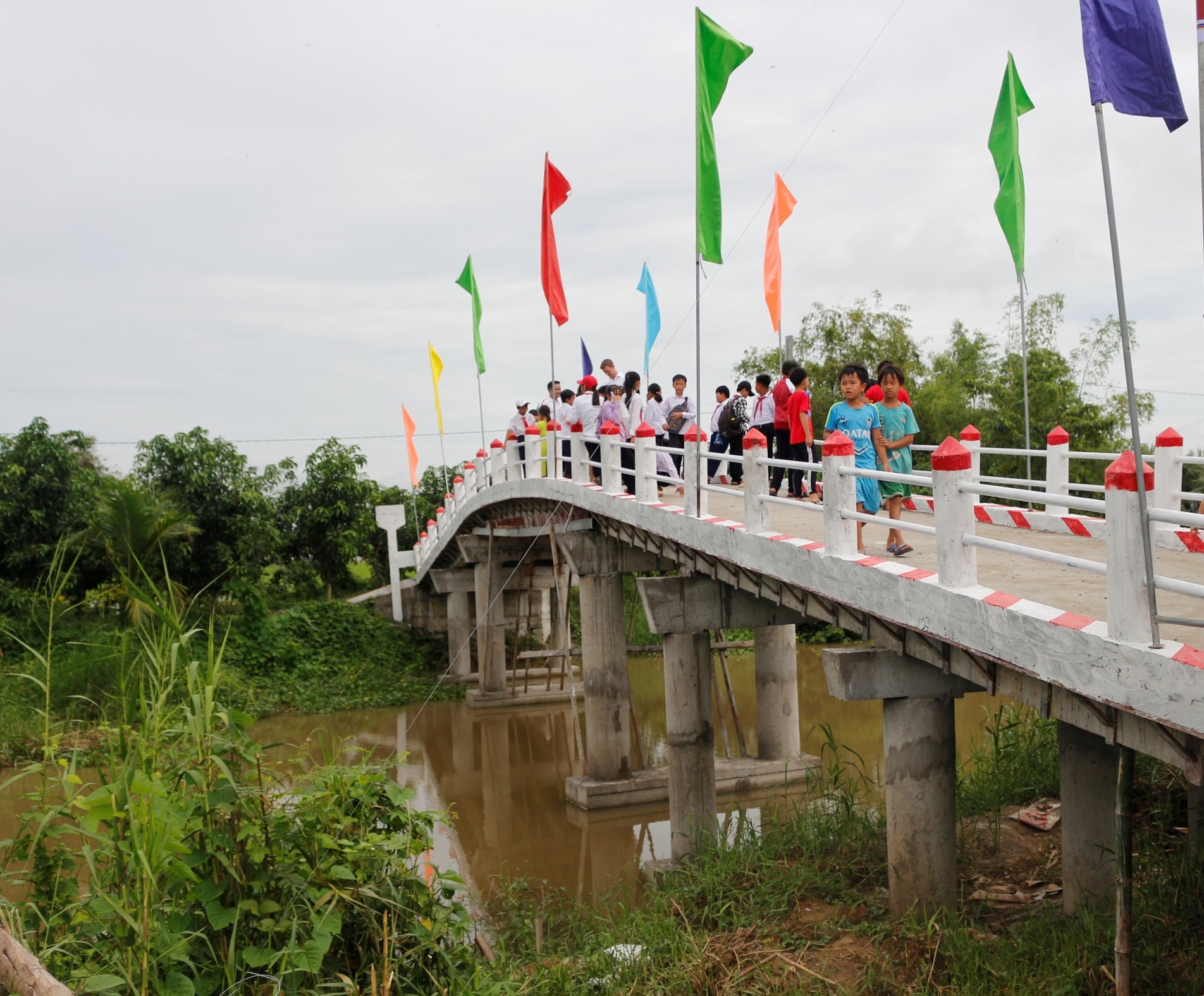 Chiếc cầu nối nhịp tri thức ảnh 6 Chiec cau noi nhip tri thuc anh 6