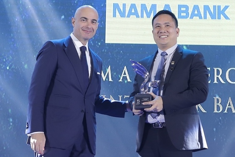 Nam A Bank nhan 2 danh hieu tai le trao giai APEA 2020 hinh anh