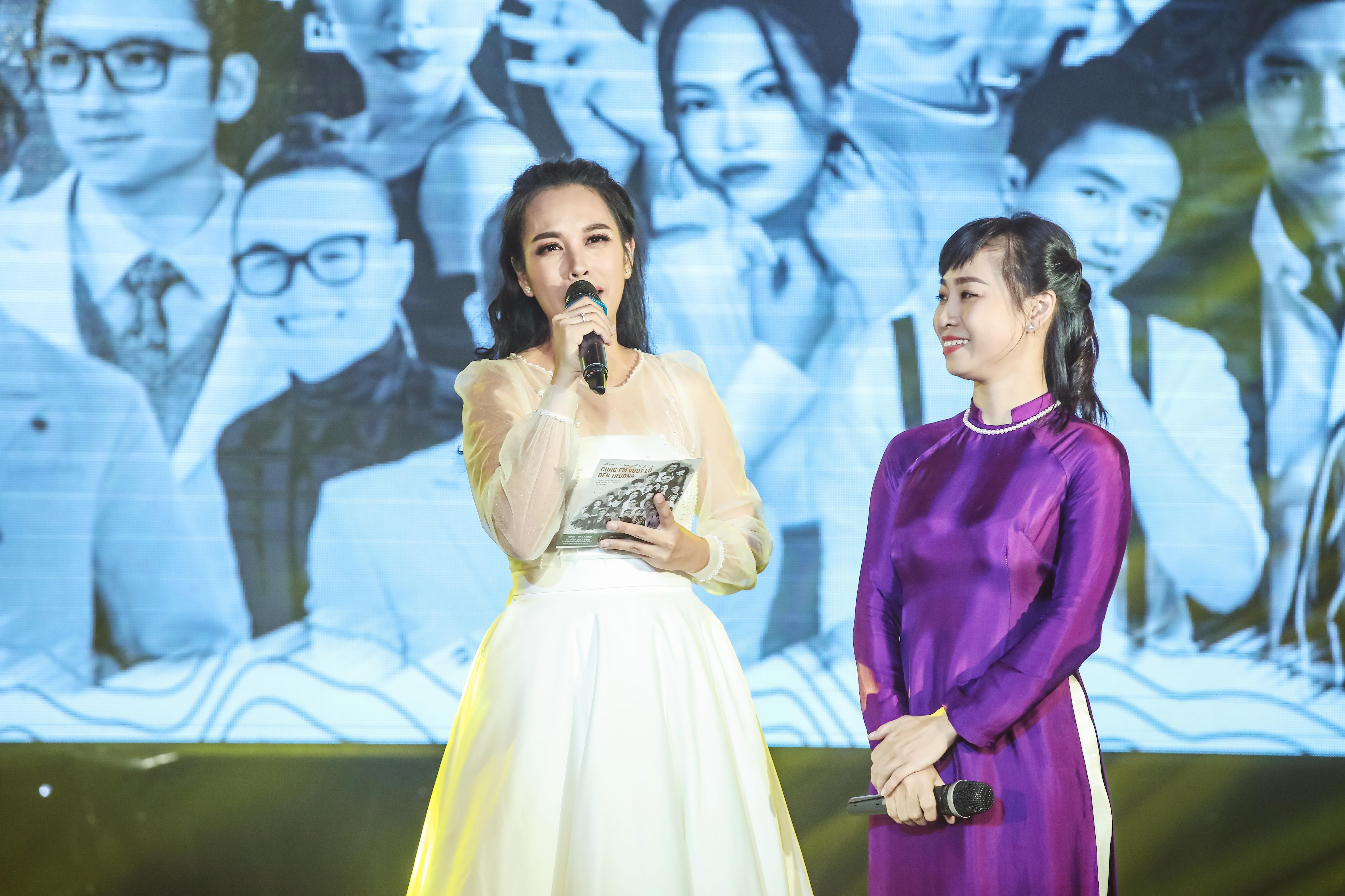 Dem nhac 'Cung em vuot lu' quy tu hon 30 nghe si, gay quy 2,17 ty dong hinh anh