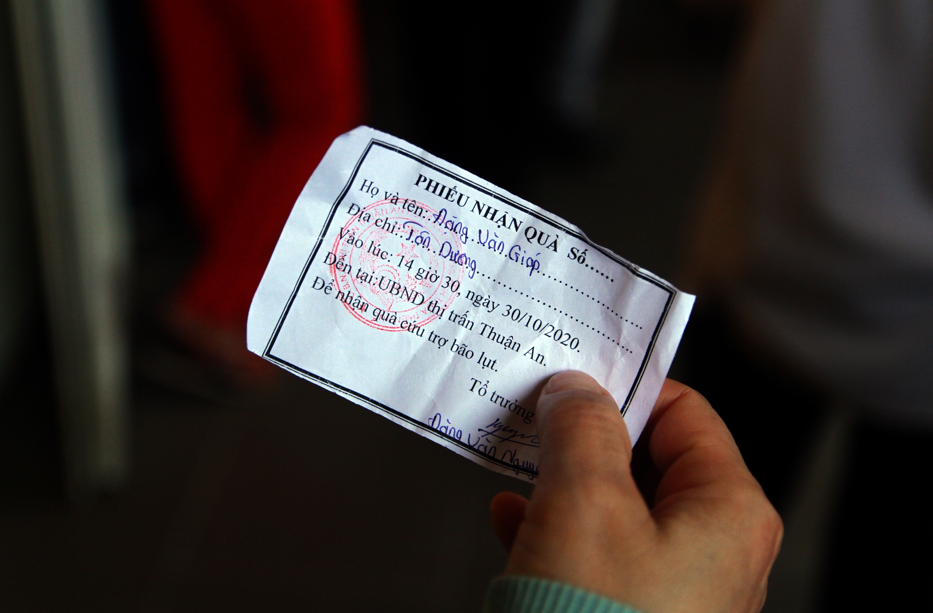 thien nguyen,  ho tro dong bao mien Trung anh 4