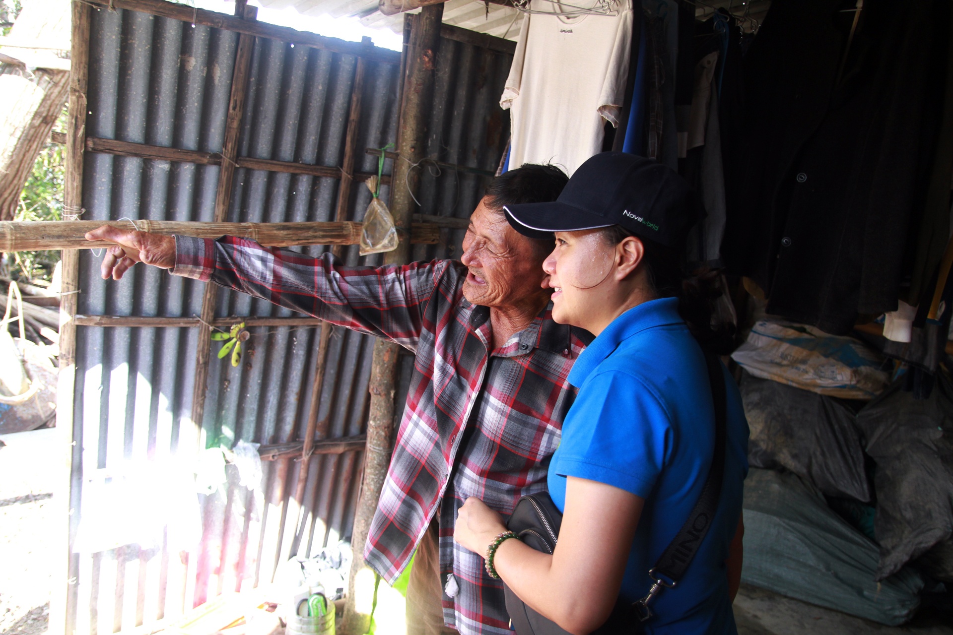 thien nguyen,  ho tro dong bao mien Trung anh 6