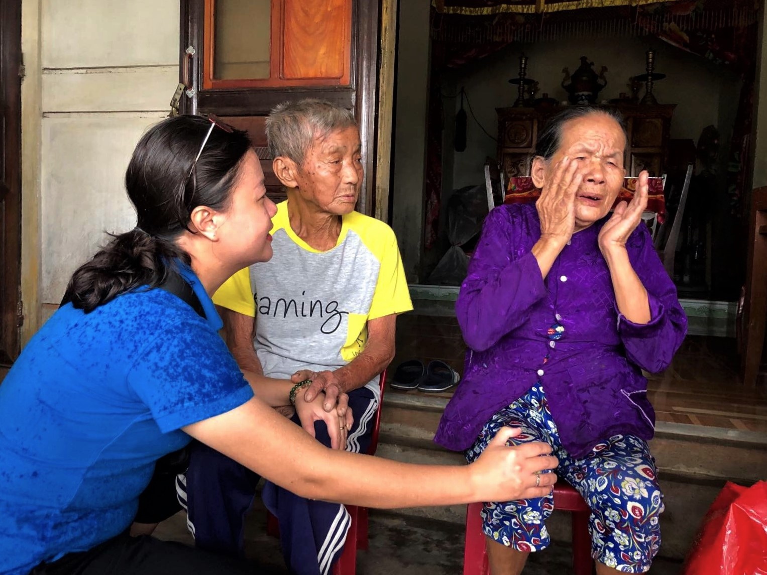 thien nguyen,  ho tro dong bao mien Trung anh 11