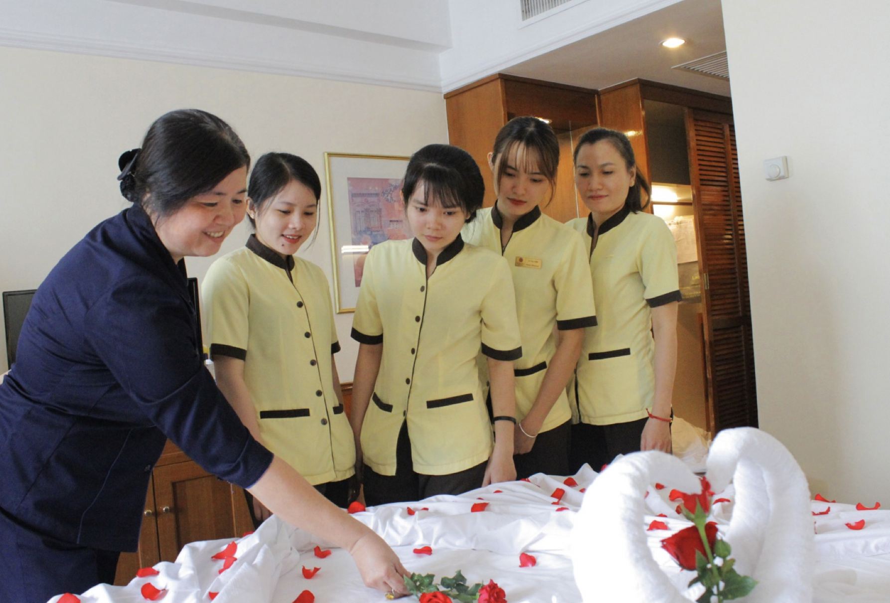 Trung cap Viet Giao anh 3