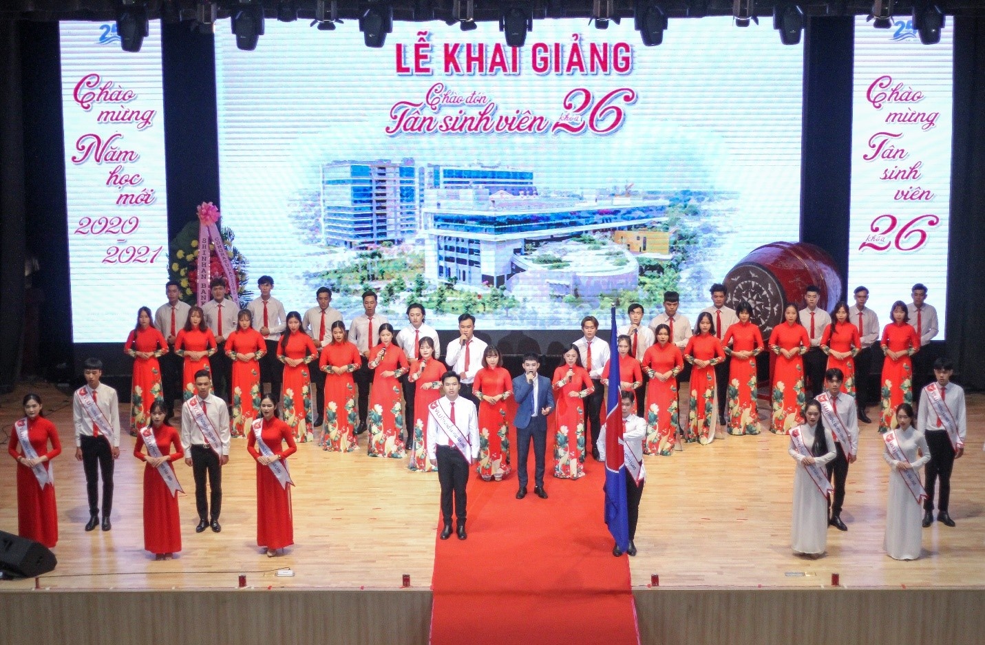 Dai hoc Van Lang anh 4