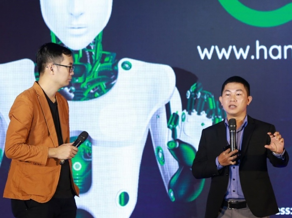 Phan thuong cho nhung doi khong doat giai tai Viet Solutions 2020 hinh anh