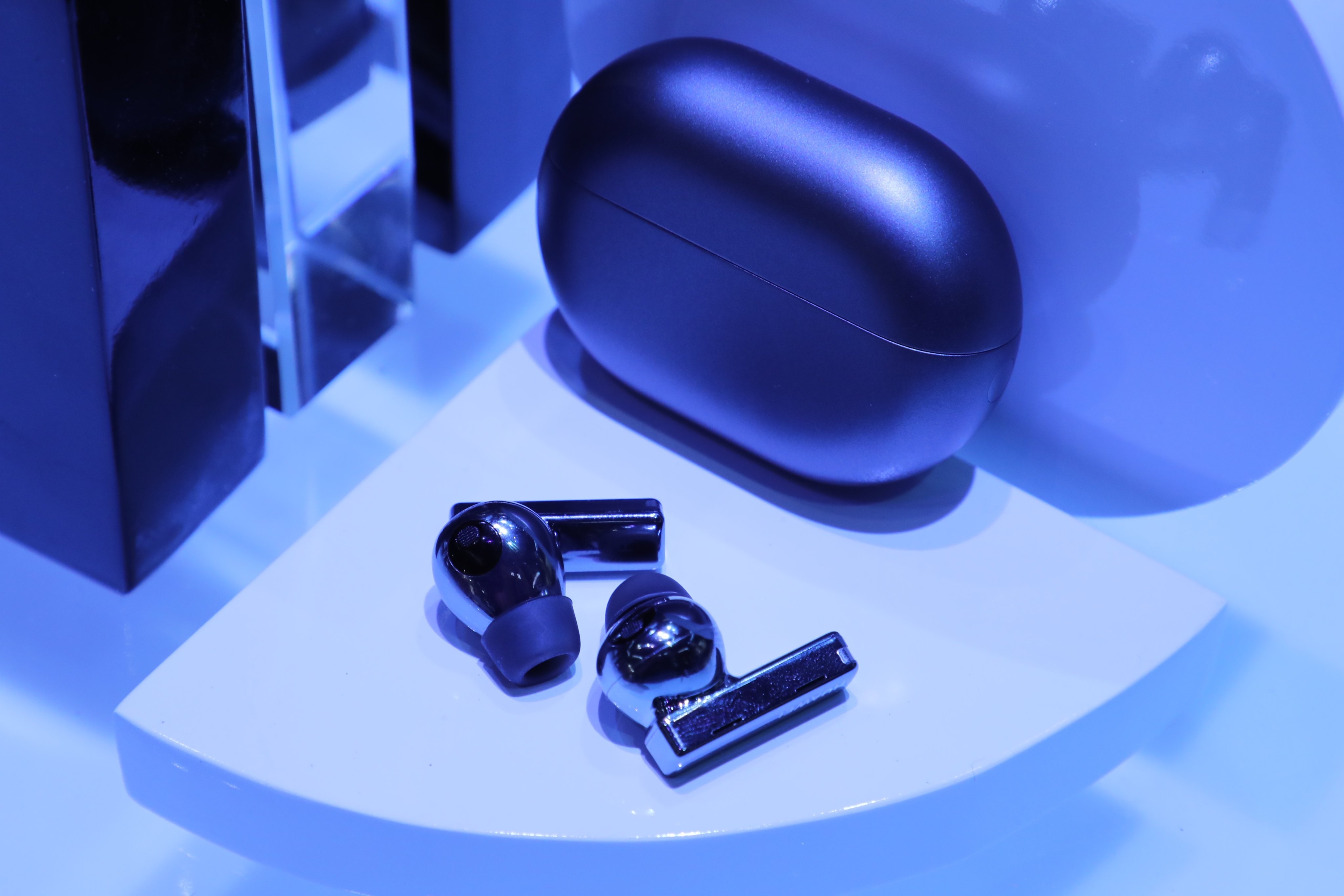 Huawei FreeBuds Pro ảnh 6 Huawei FreeBuds Pro anh 6