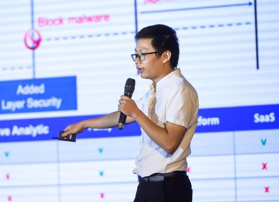 Doi giai 3 Viet Solutions nhan duoc gi ngoai tien thuong 50 trieu? hinh anh