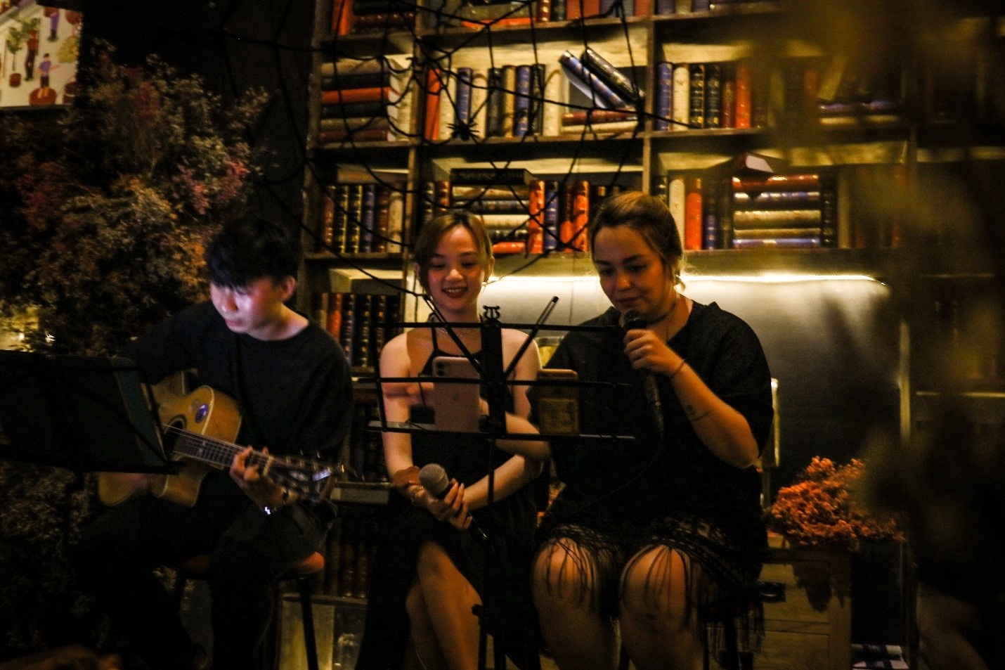 5Wine Eatery & Wine Library anh 3