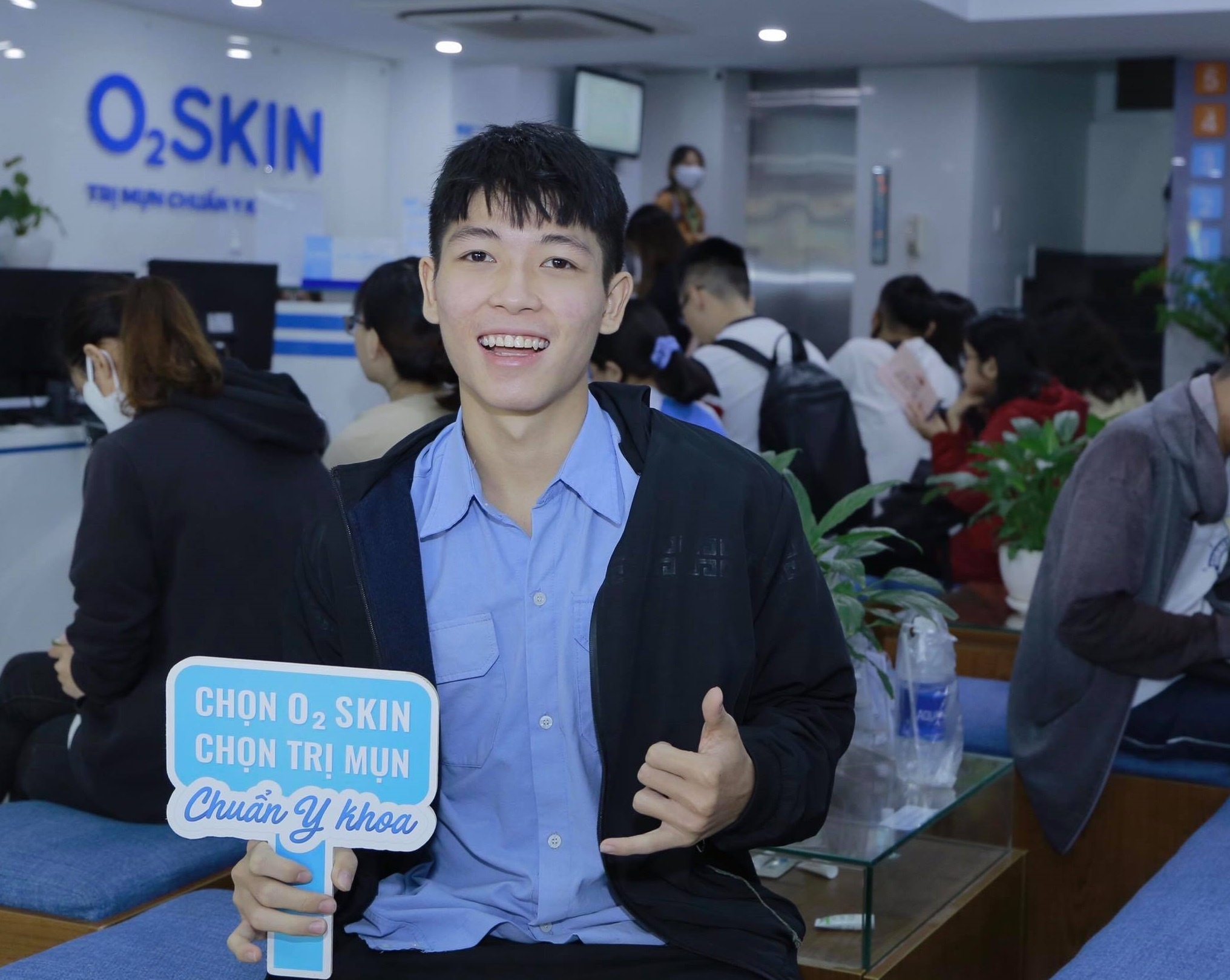 Nam sinh 18 tuoi het mun nho lieu trinh duoc ca nhan hoa hinh anh